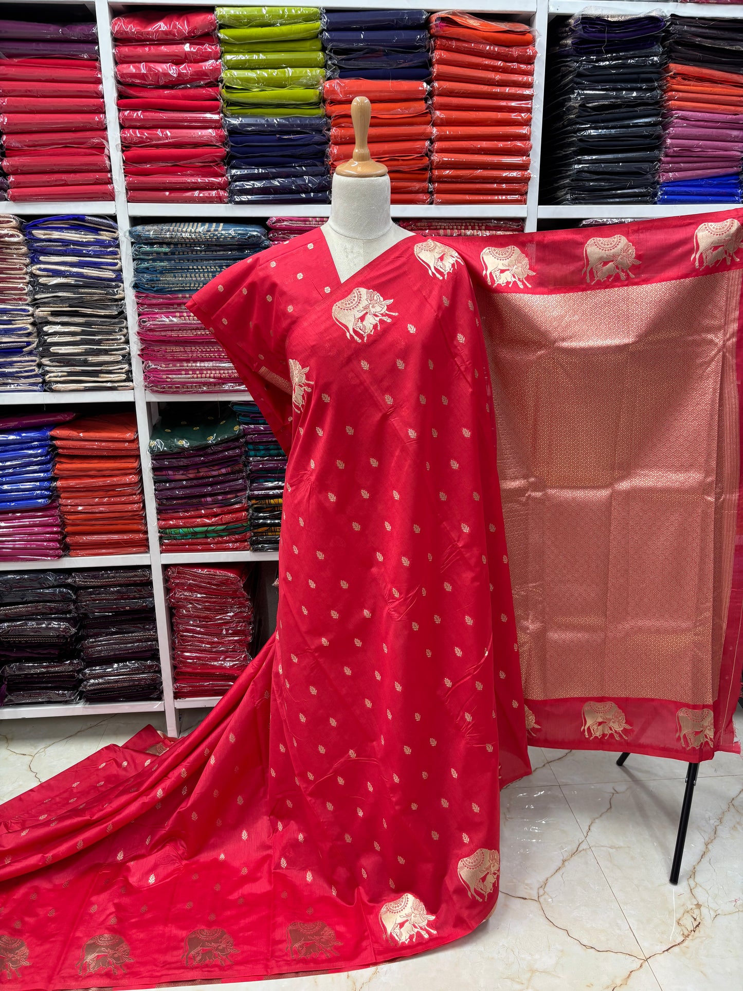 Dola Saree (Kamadhenu Border)