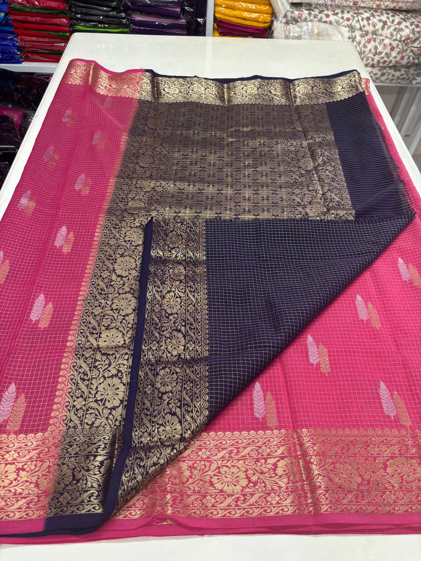 Crepe Georgette (Checks, Double Leaf Motifs, Rich Pallu)