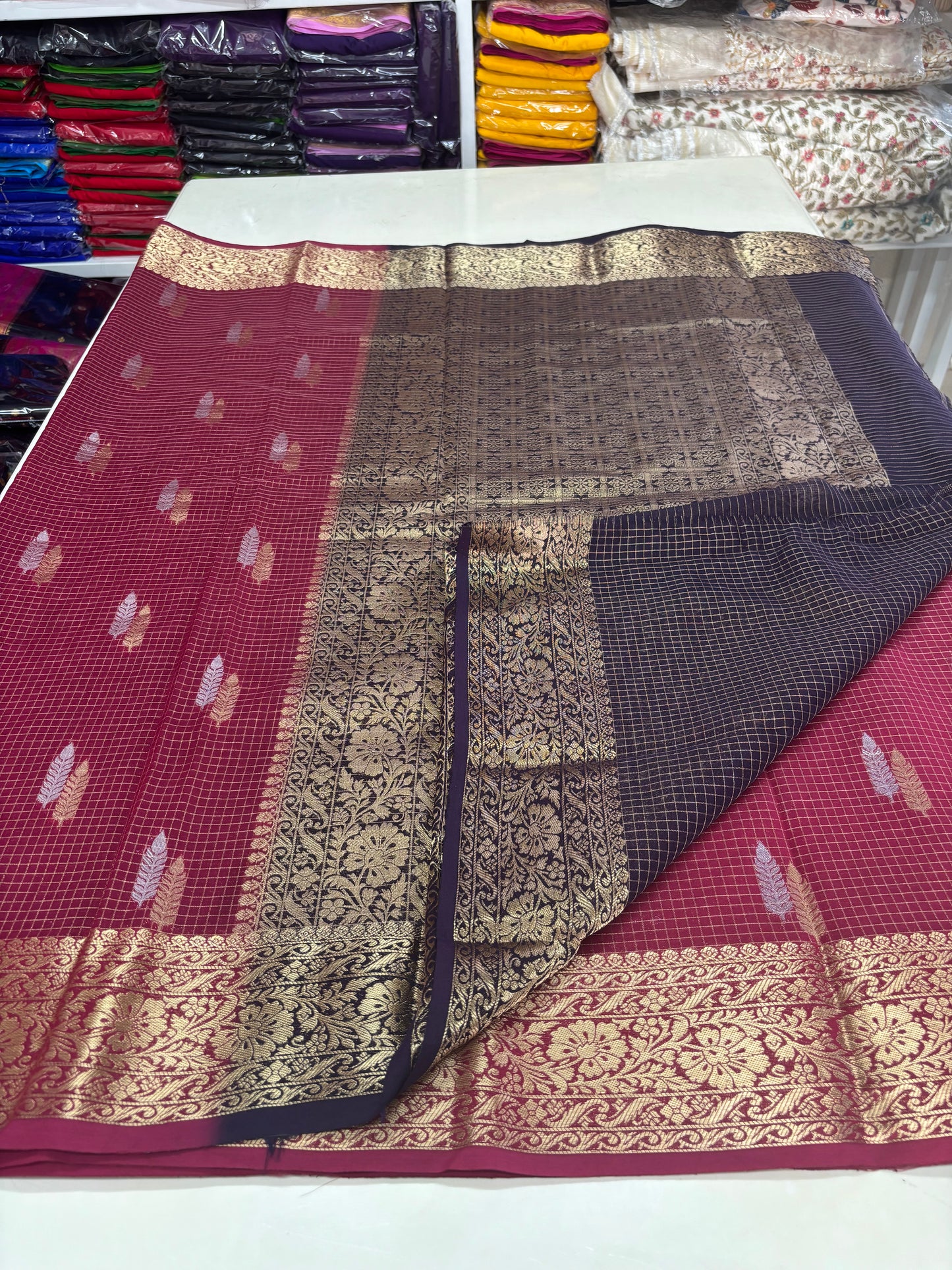 Crepe Georgette (Checks, Double Leaf Motifs, Rich Pallu)