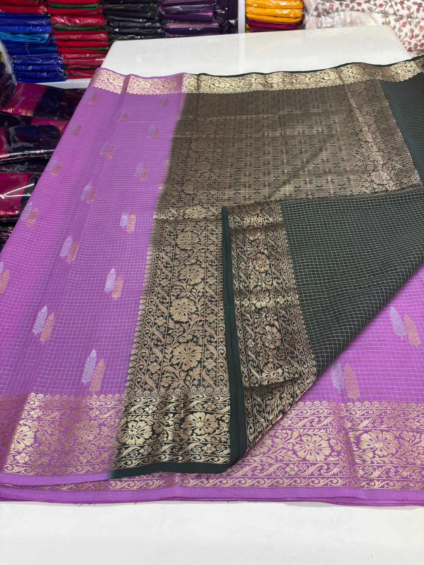 Crepe Georgette (Checks, Double Leaf Motifs, Rich Pallu)