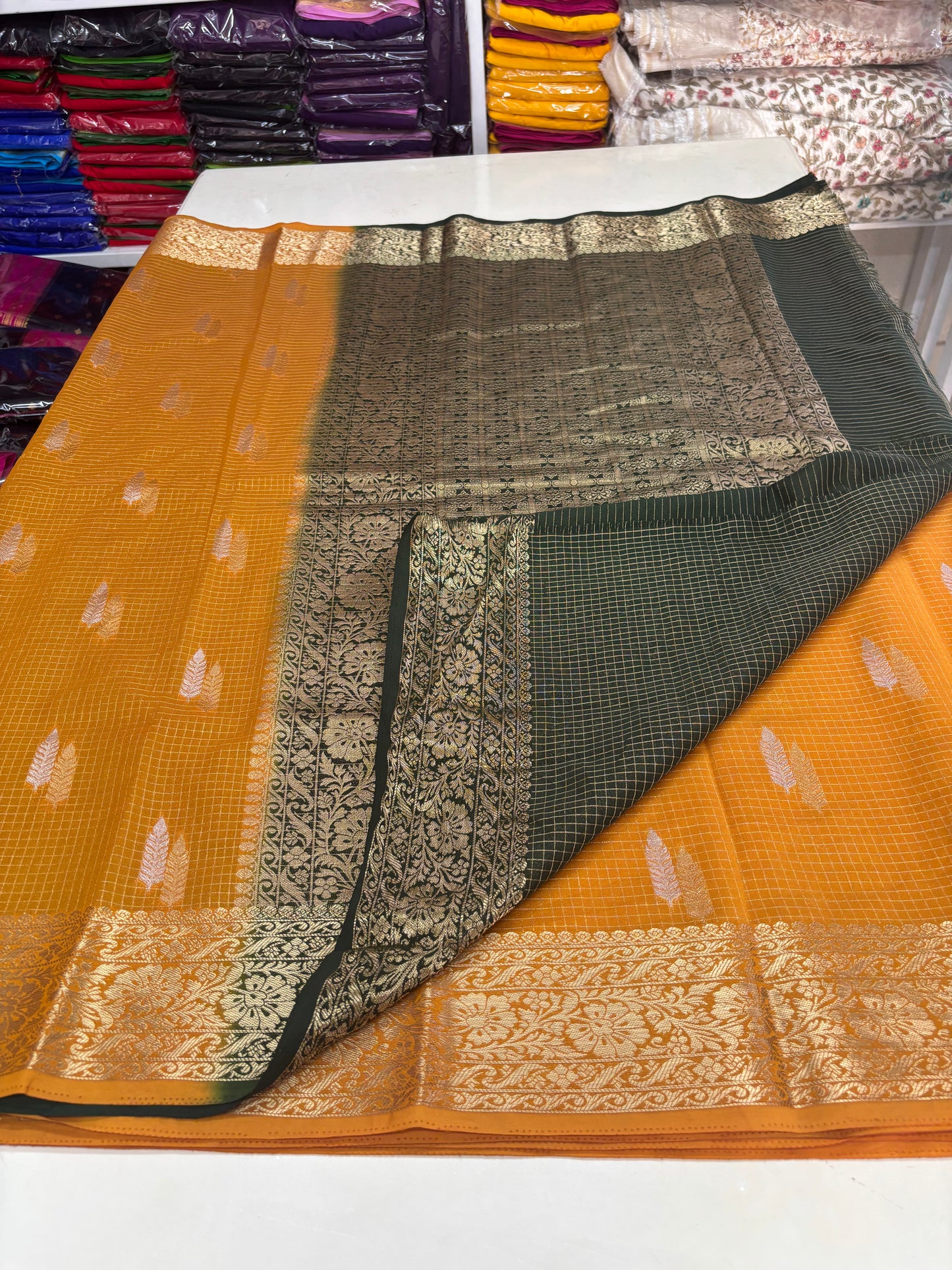 Crepe Georgette (Checks, Double Leaf Motifs, Rich Pallu)