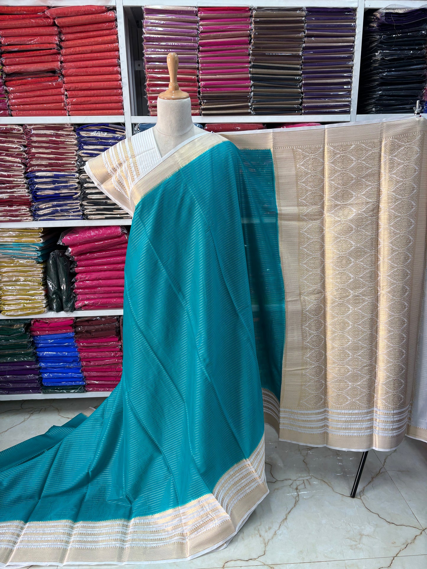 Semi Mysore Crepe (Horizontal Lines with Grand Pallu)
