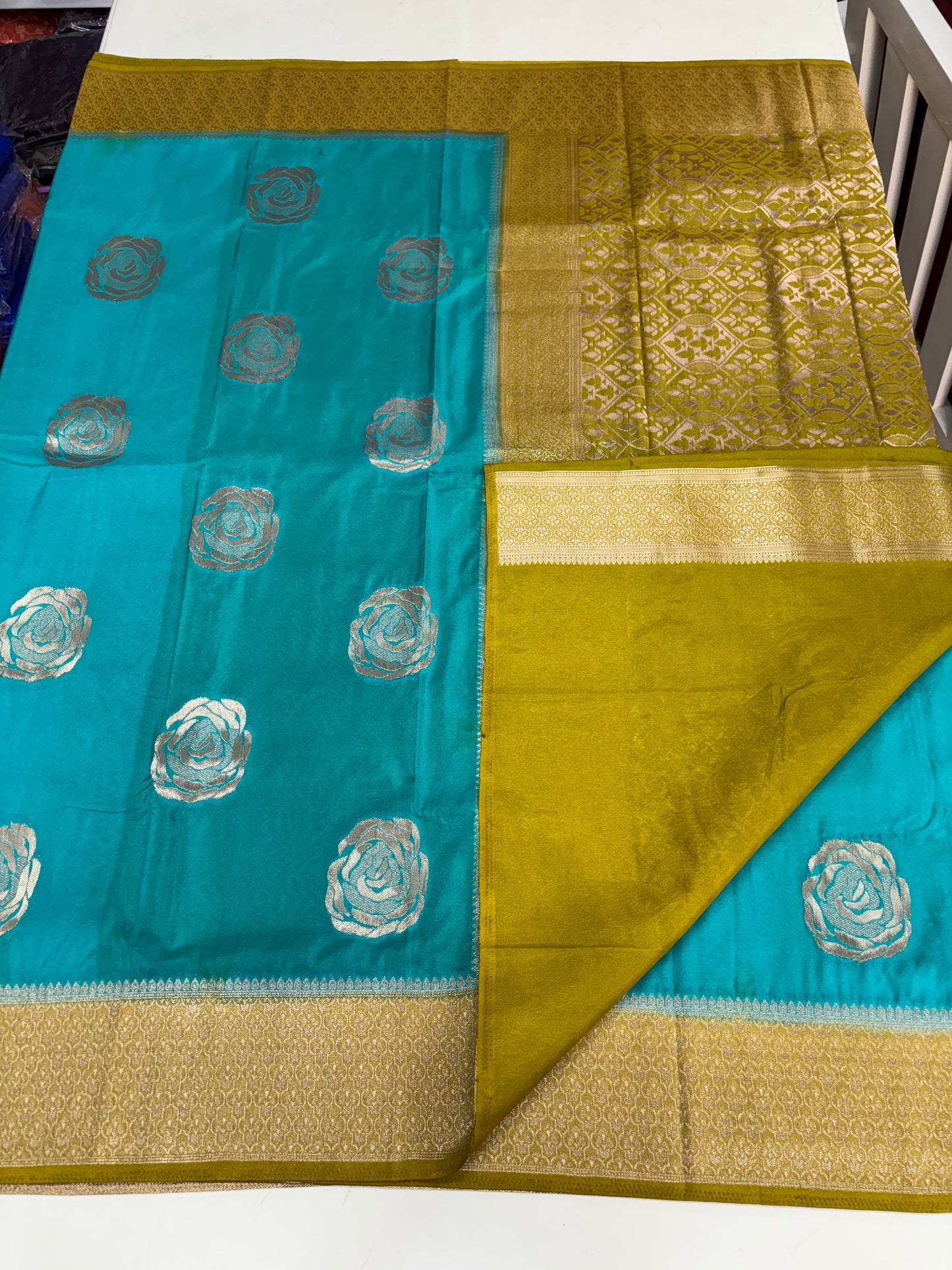 Georgette (Big Rose Motifs and Rich Pallu)