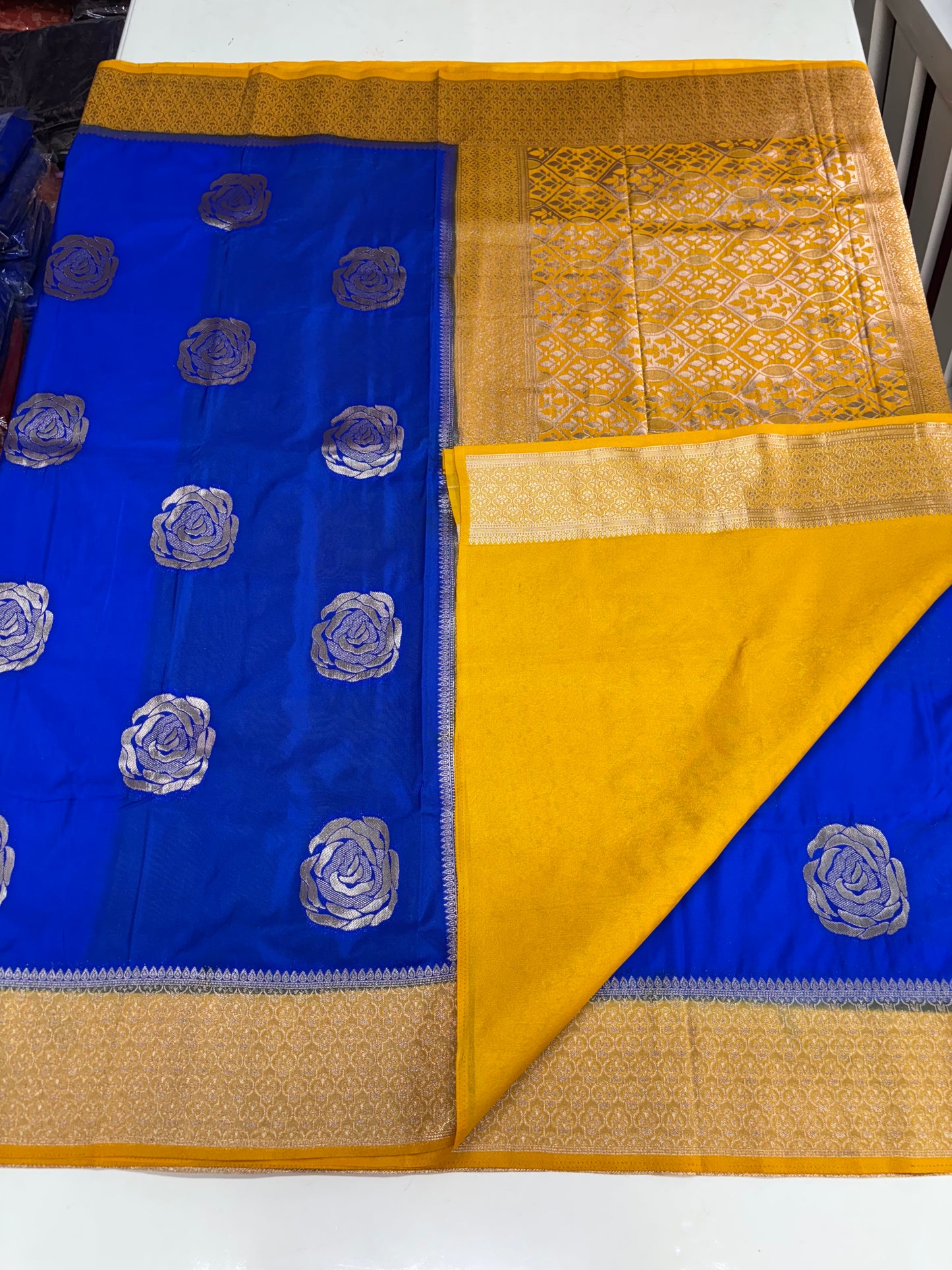 Georgette (Big Rose Motifs and Rich Pallu)