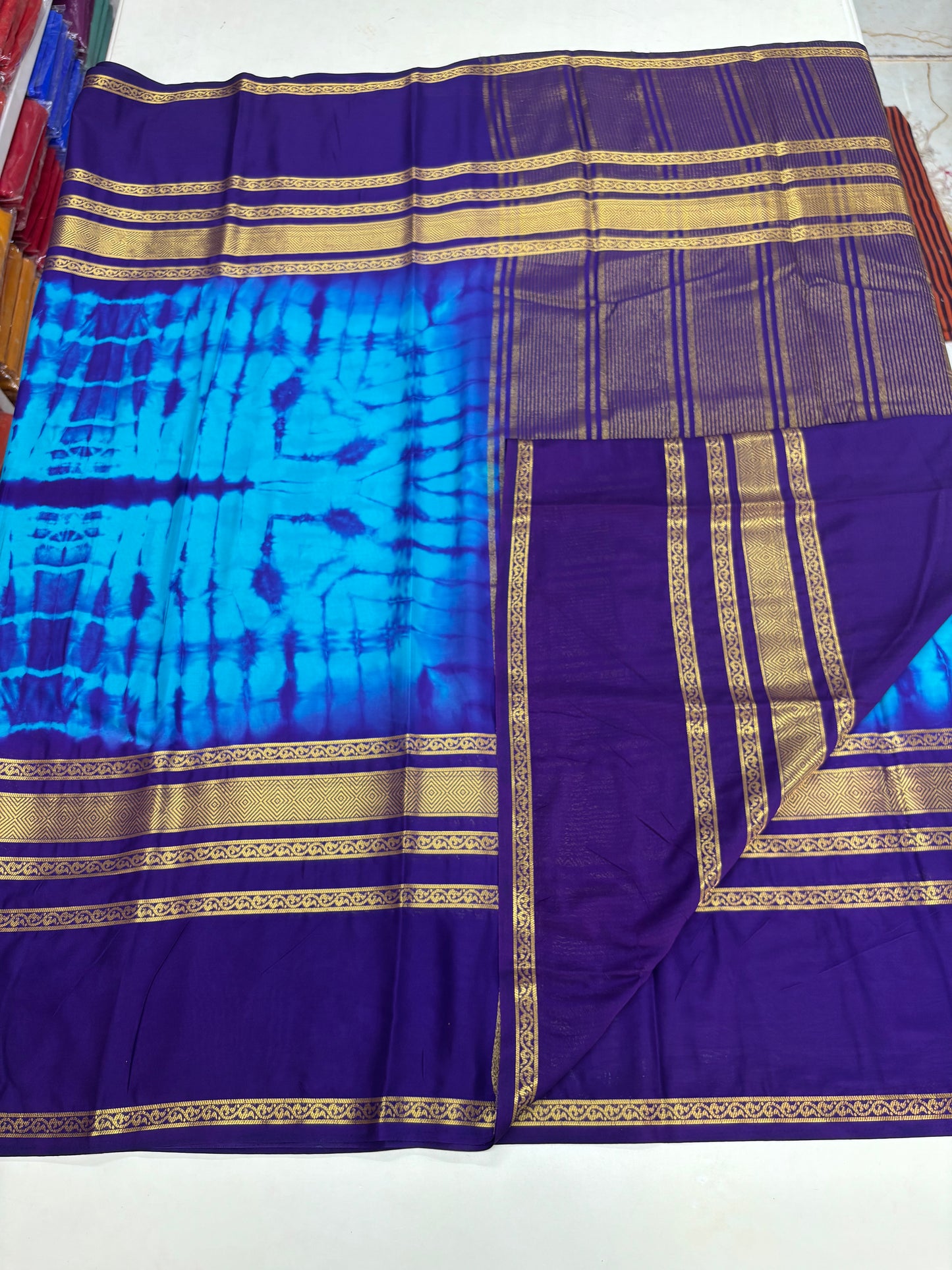 Semi Mysore Crepe (Shibori Marble Pattern, Big 4 Lines Border)