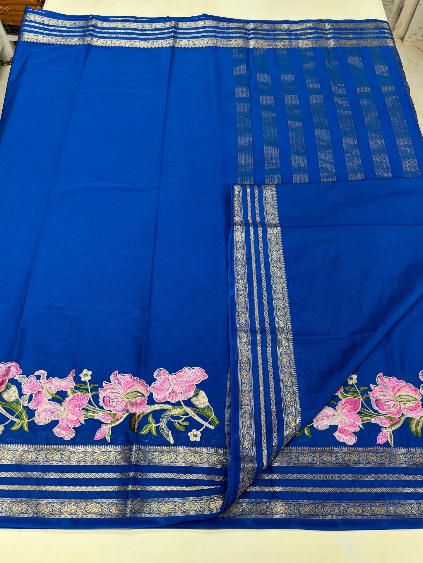 Semi Mysore Crepe (Floral Embroidery, Lotus Bentex Border)