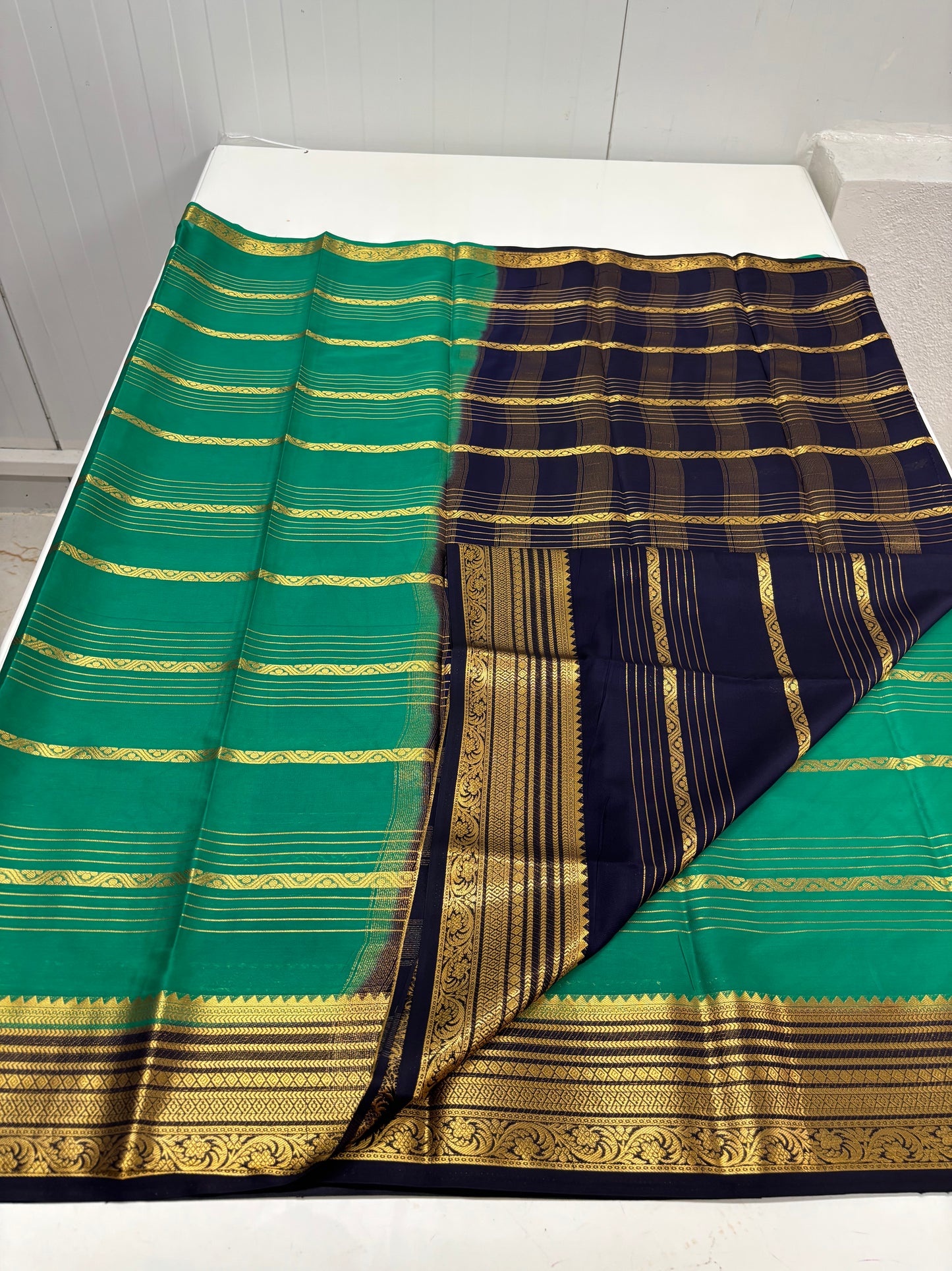 Semi Mysore Crepe (Horizontal Line and SS Big Border)