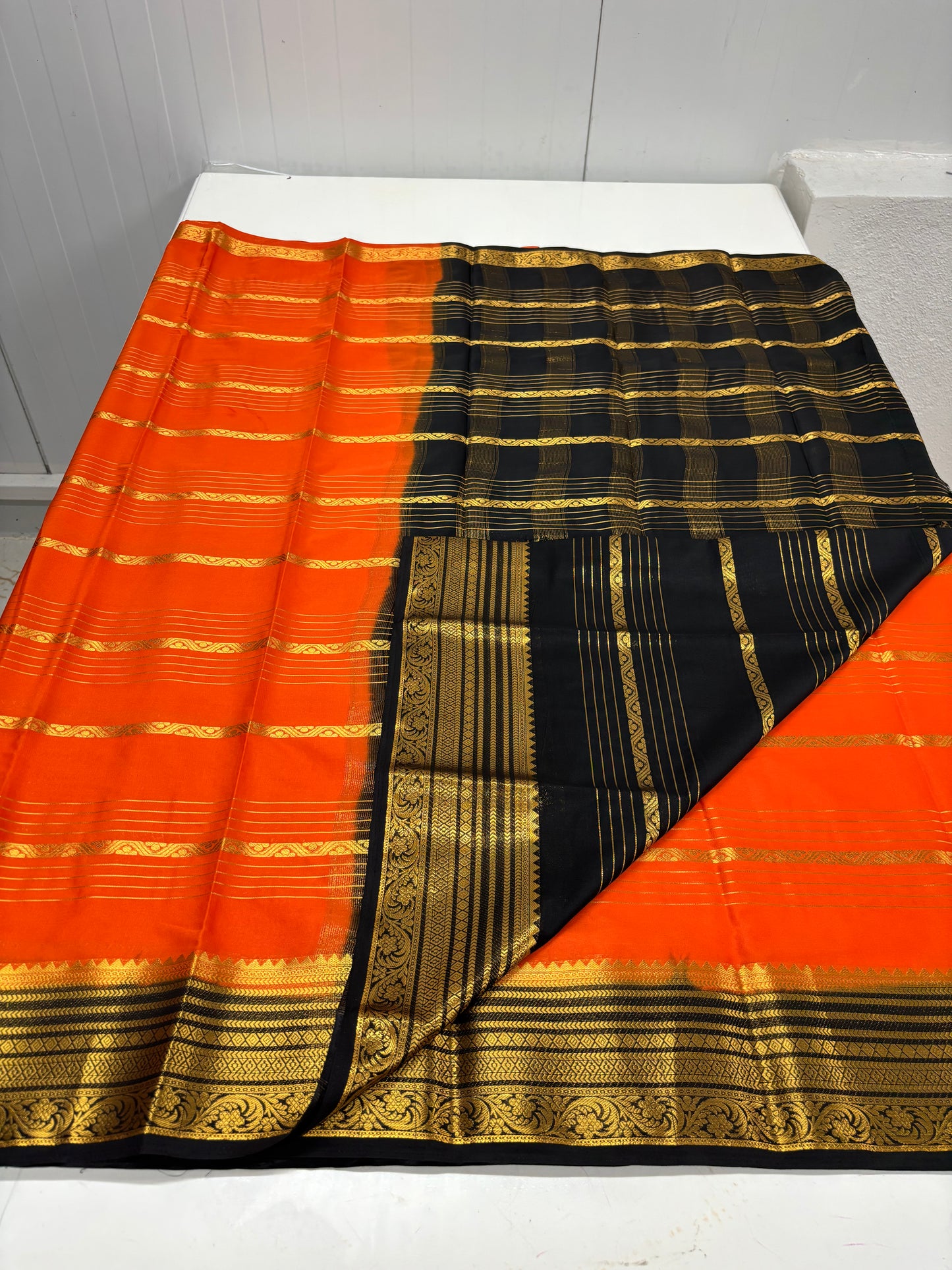 Semi Mysore Crepe (Horizontal Line and SS Big Border)