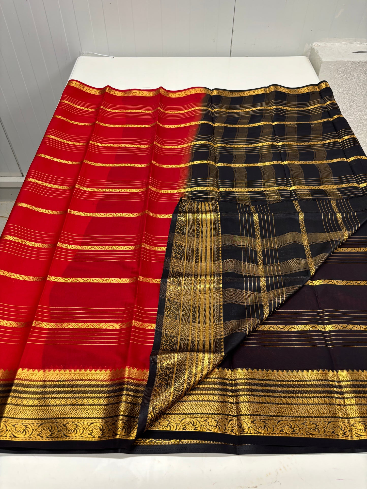 Semi Mysore Crepe (Horizontal Line and SS Big Border)