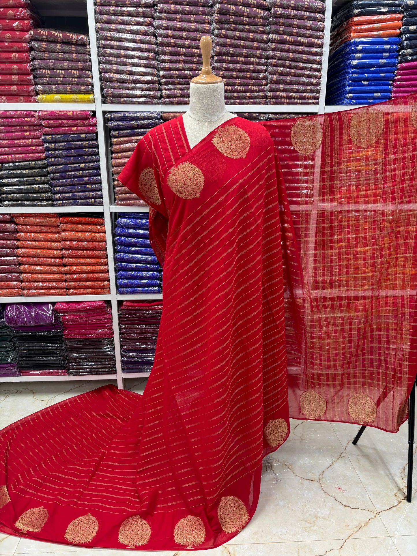 Georgette Chiffon (Borderless, Big Leaf Motifs Border)