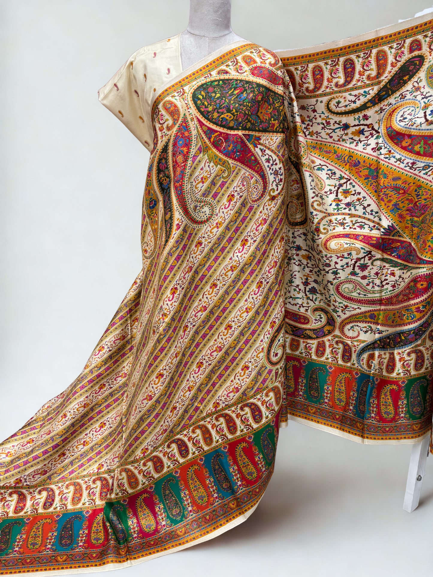 Premium Pashmina Saree (Ladakhi Theme)