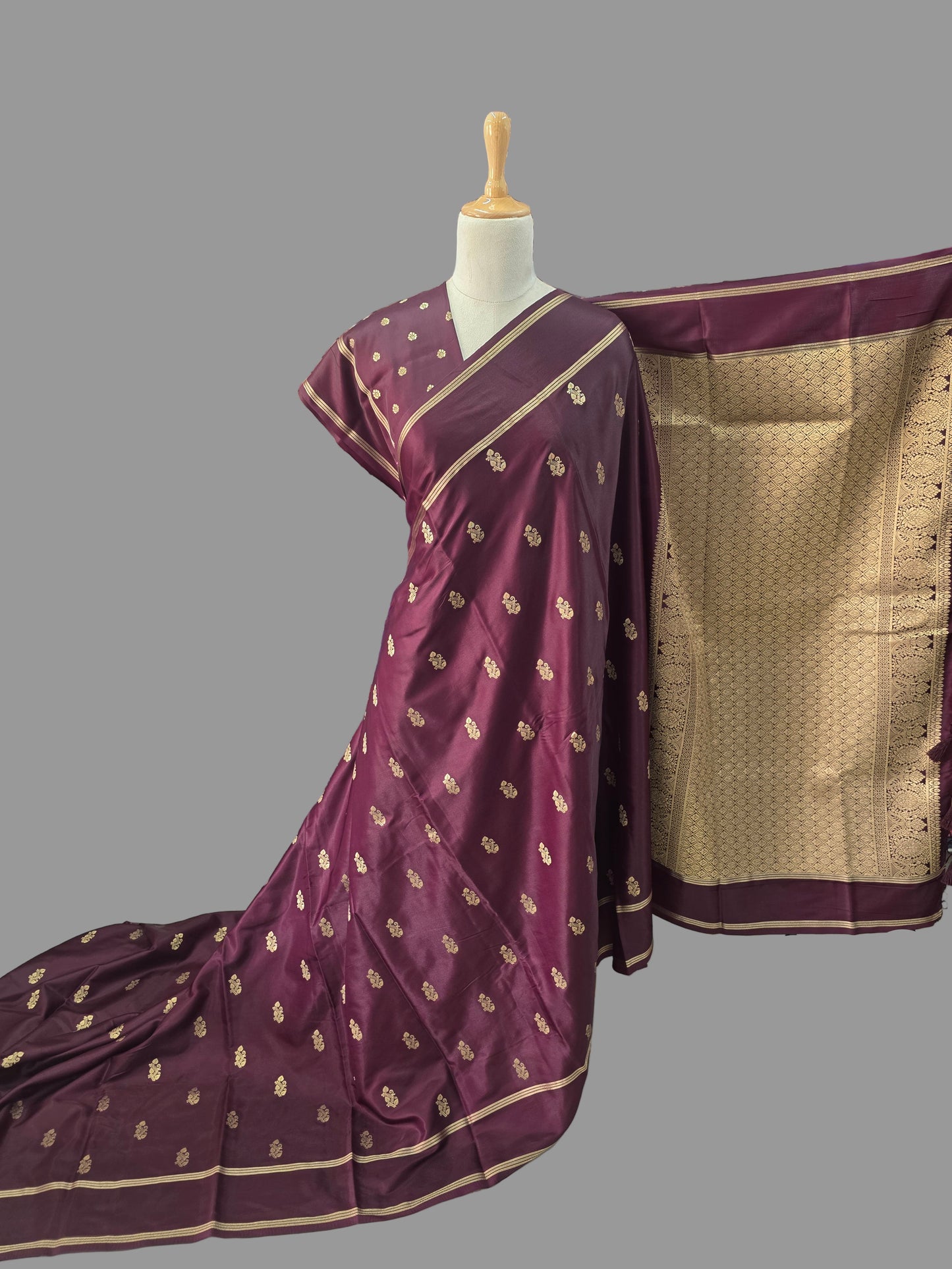 Butter Viscose (Leaf Motifs and Grand Pallu)