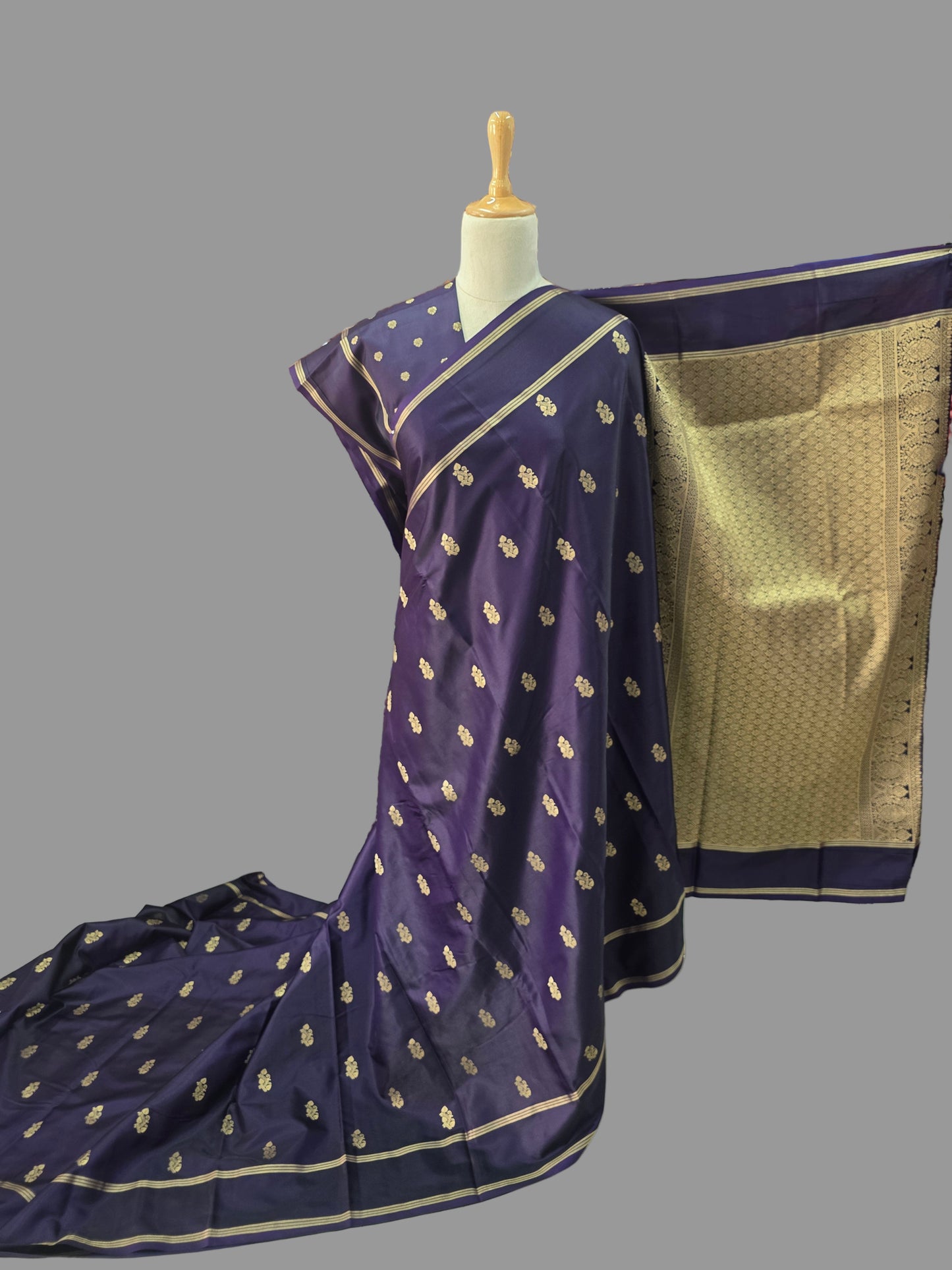 Butter Viscose (Leaf Motifs and Grand Pallu)