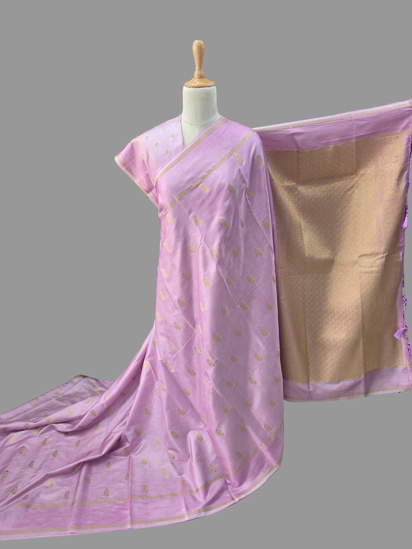 Butter Viscose (Leaf Motifs and Grand Pallu)