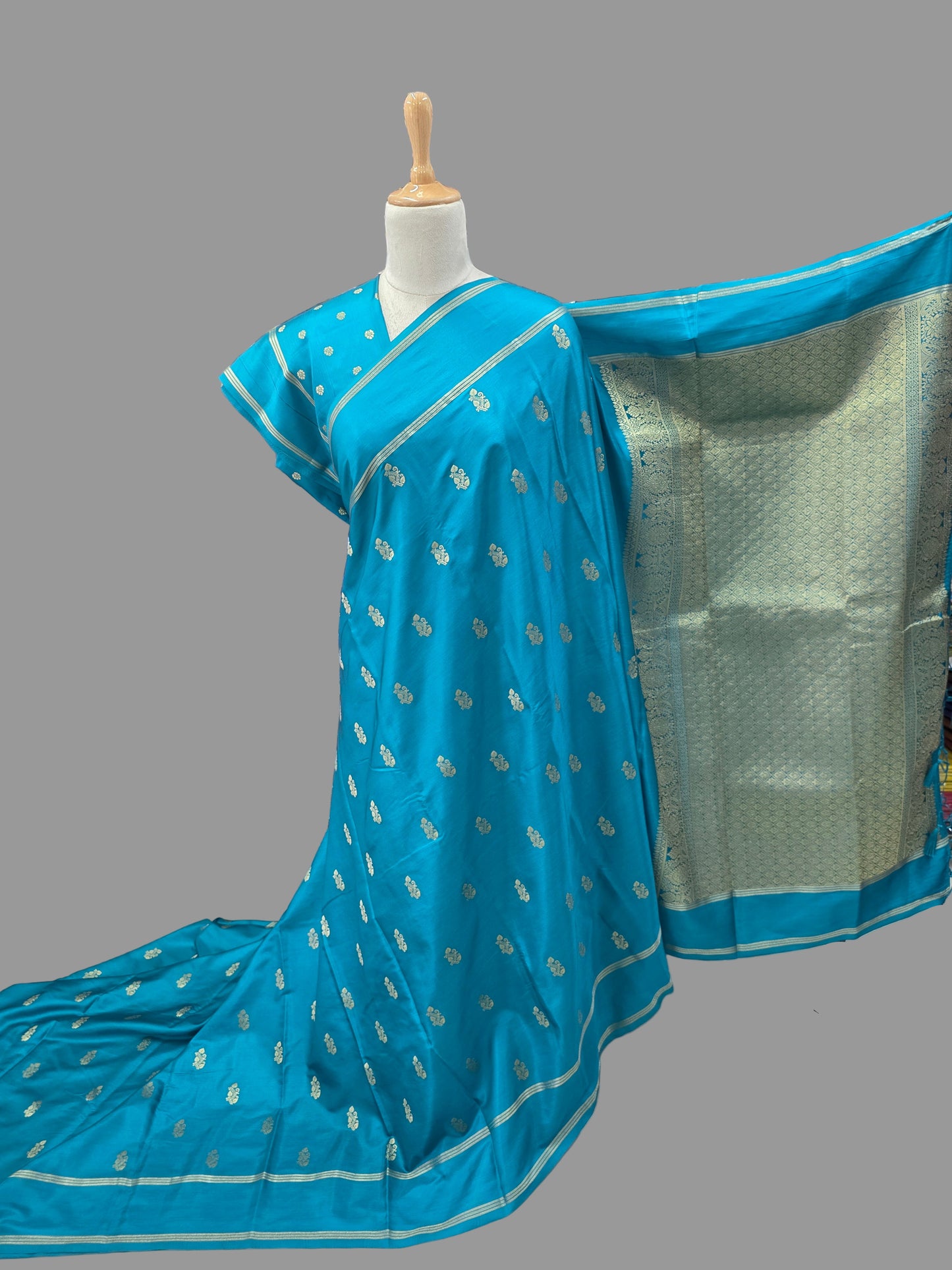 Butter Viscose (Leaf Motifs and Grand Pallu)