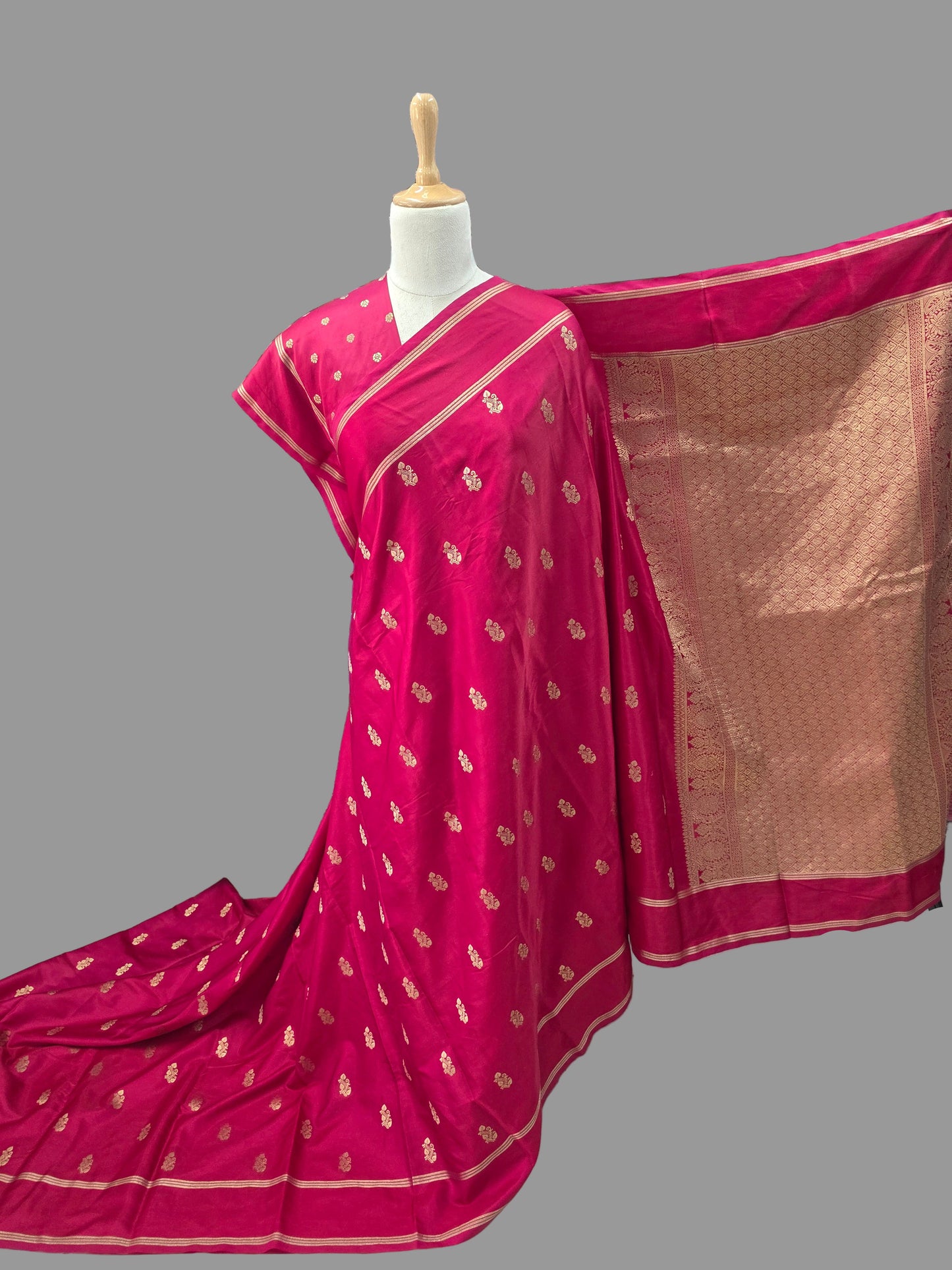 Butter Viscose (Leaf Motifs and Grand Pallu)
