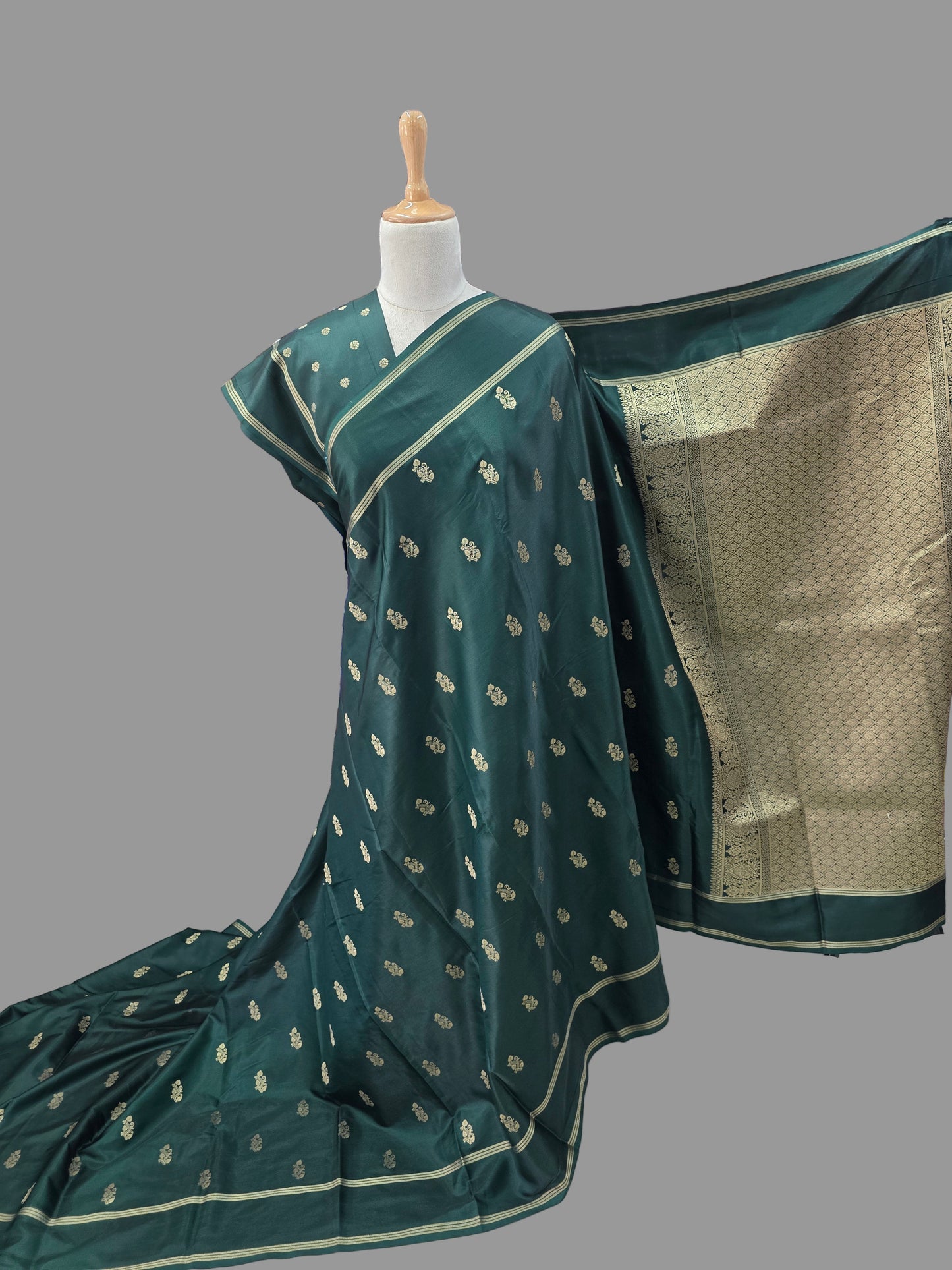 Butter Viscose (Leaf Motifs and Grand Pallu)