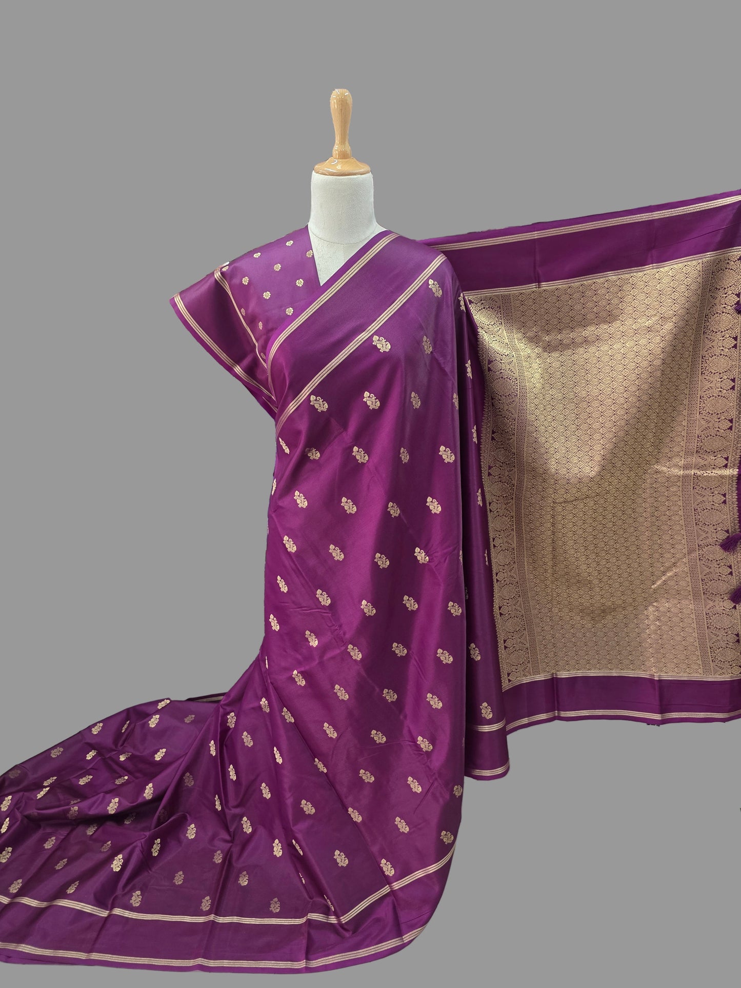 Butter Viscose (Leaf Motifs and Grand Pallu)