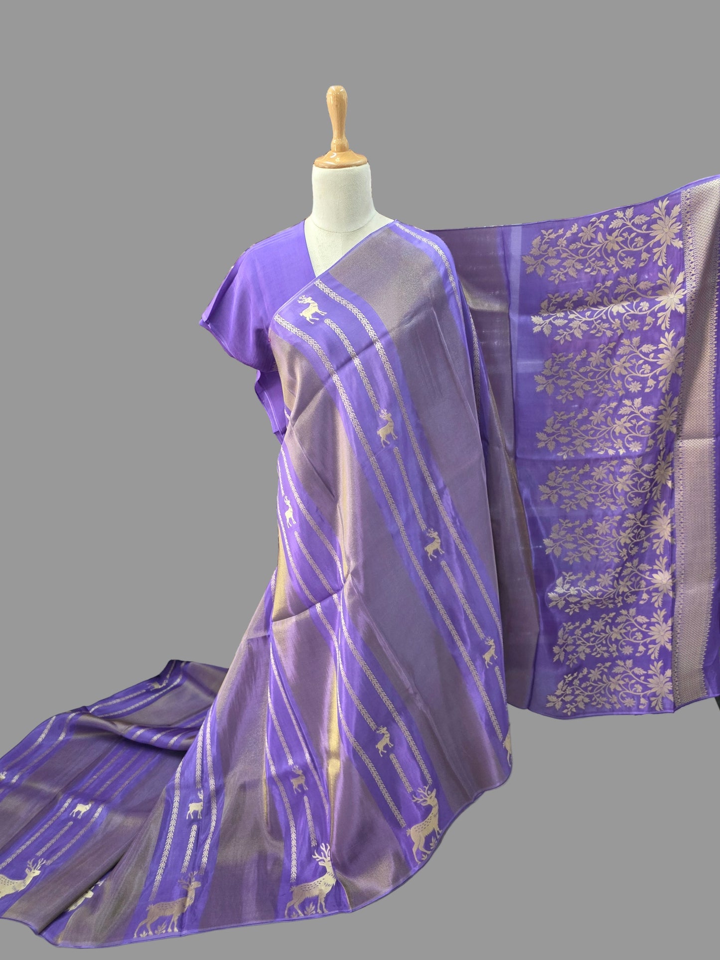 Premium Viscose Saree (Borderless Deer)