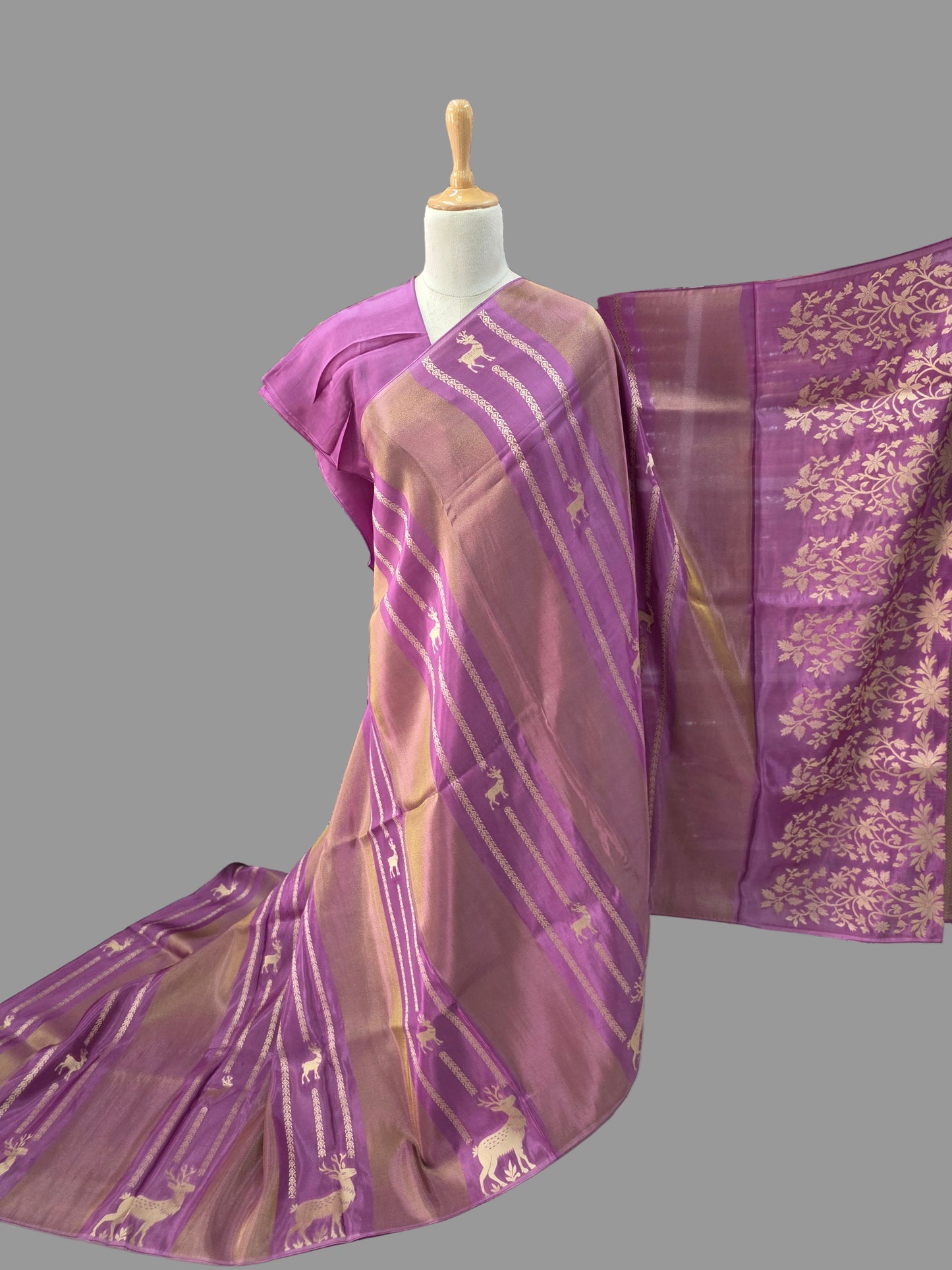 Premium Viscose Saree (Borderless Deer)