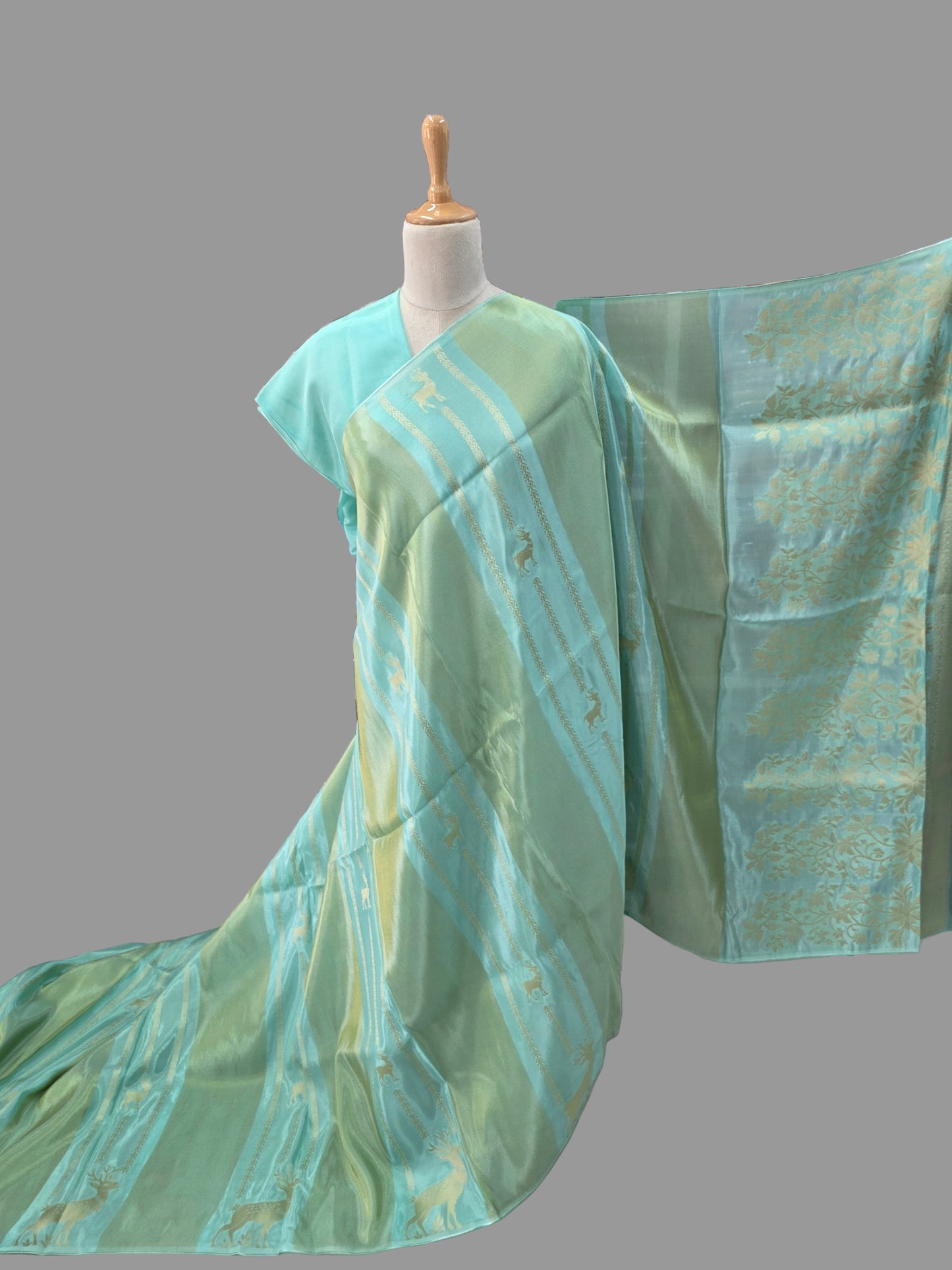 Premium Viscose Saree (Borderless Deer)