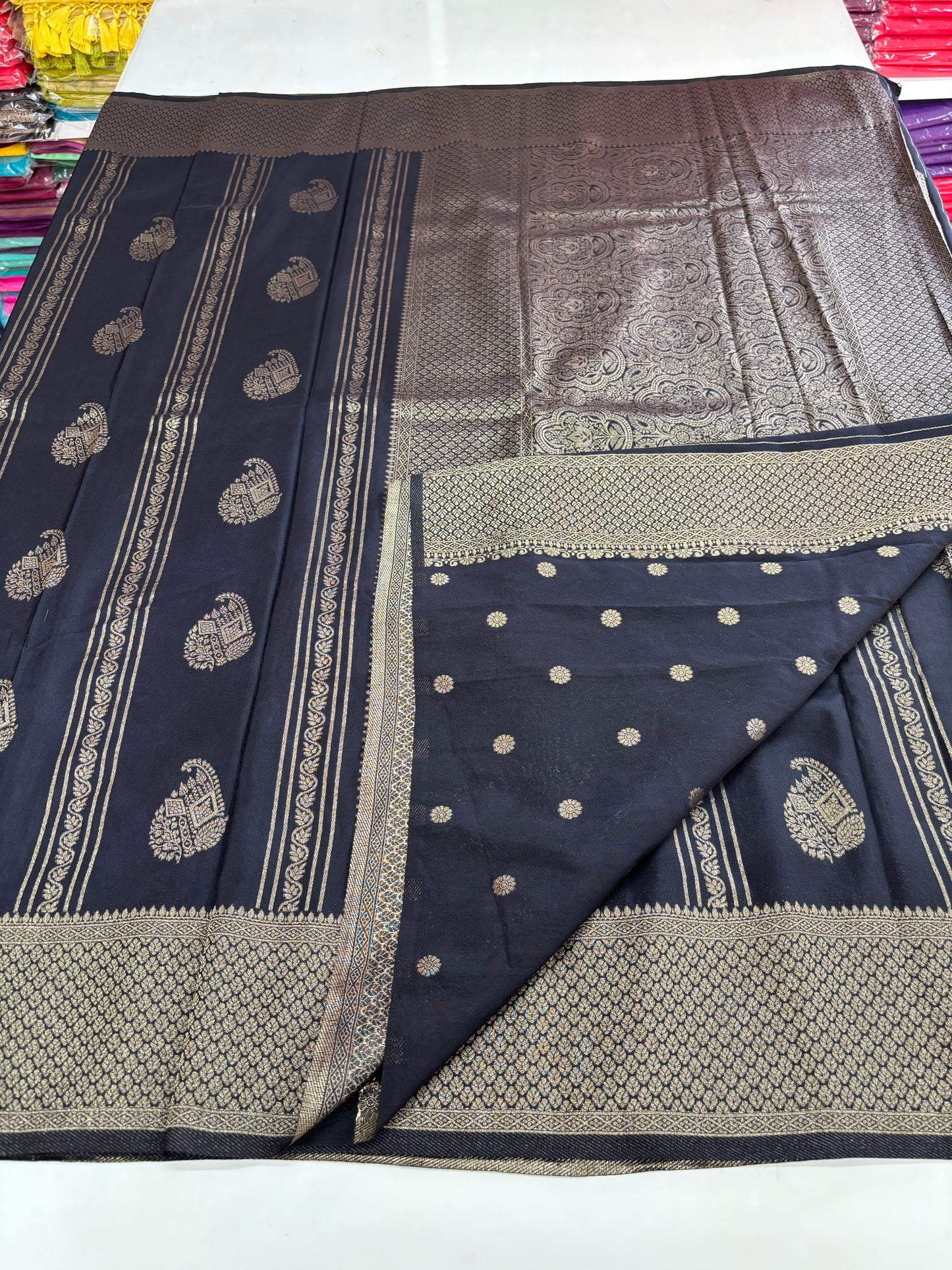 Banarasi Khaddi Georgette (Premium, Mango Motifs and Rich Pallu)