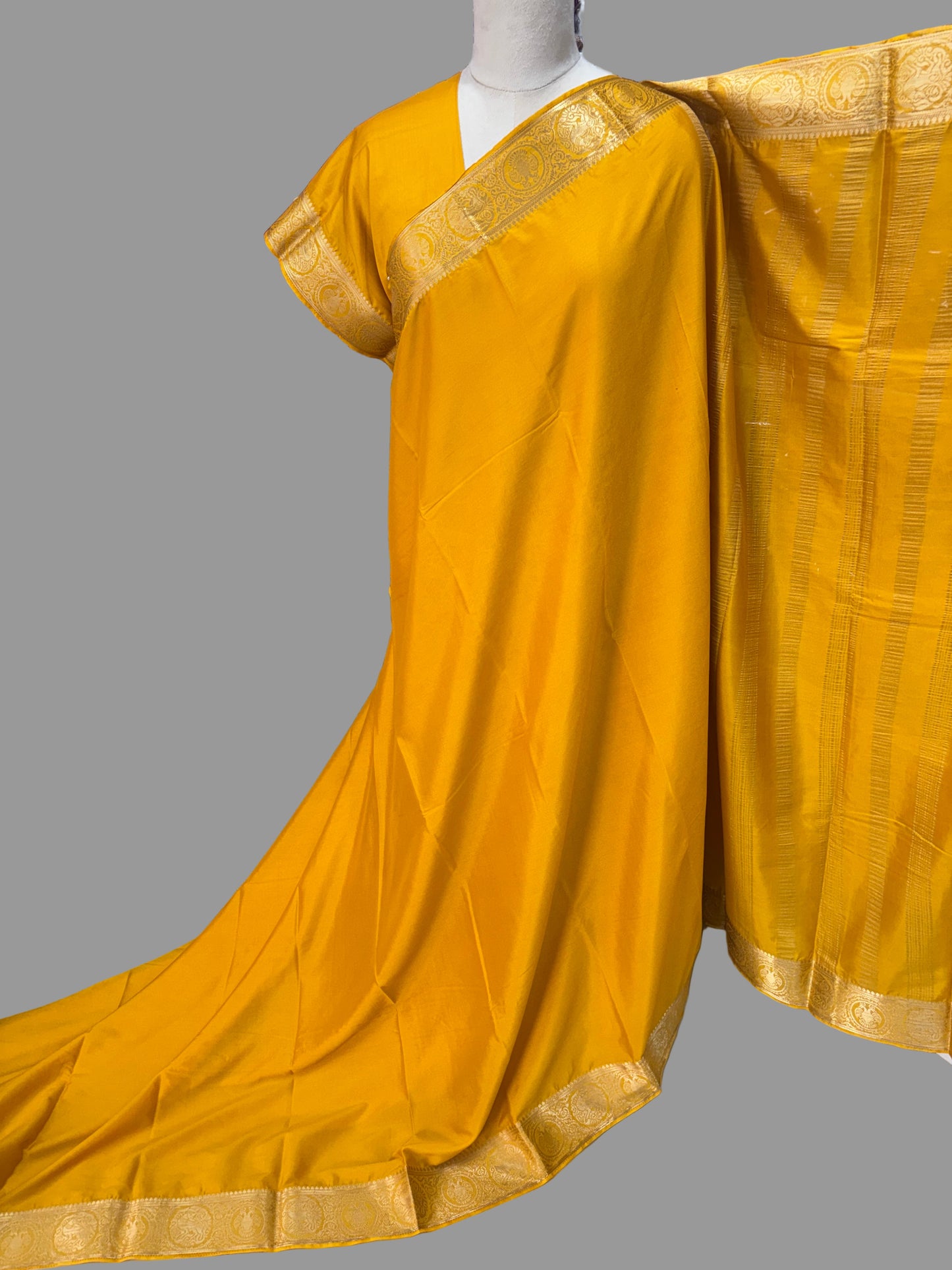 Semi Mysore Crepe (Gandabherunda and Yali Border)