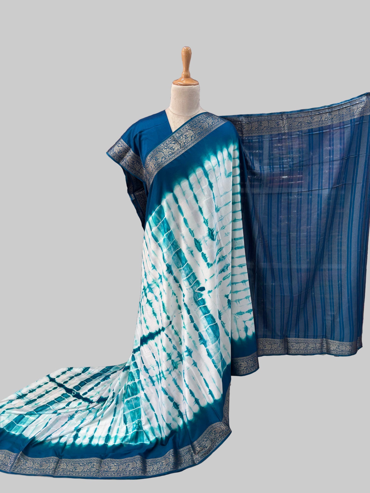 Semi Mysore Crepe (Medium Border, 2D Shibori)
