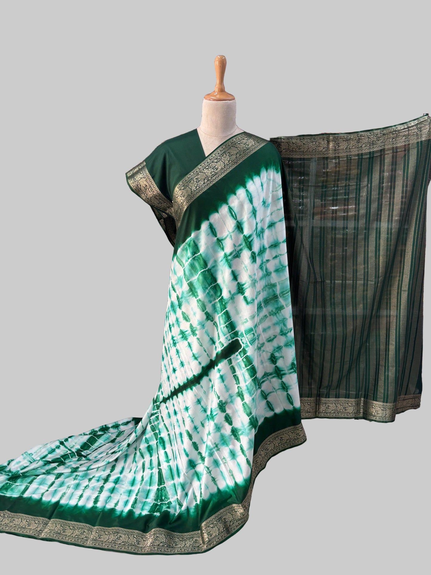 Semi Mysore Crepe (Medium Border, 2D Shibori)