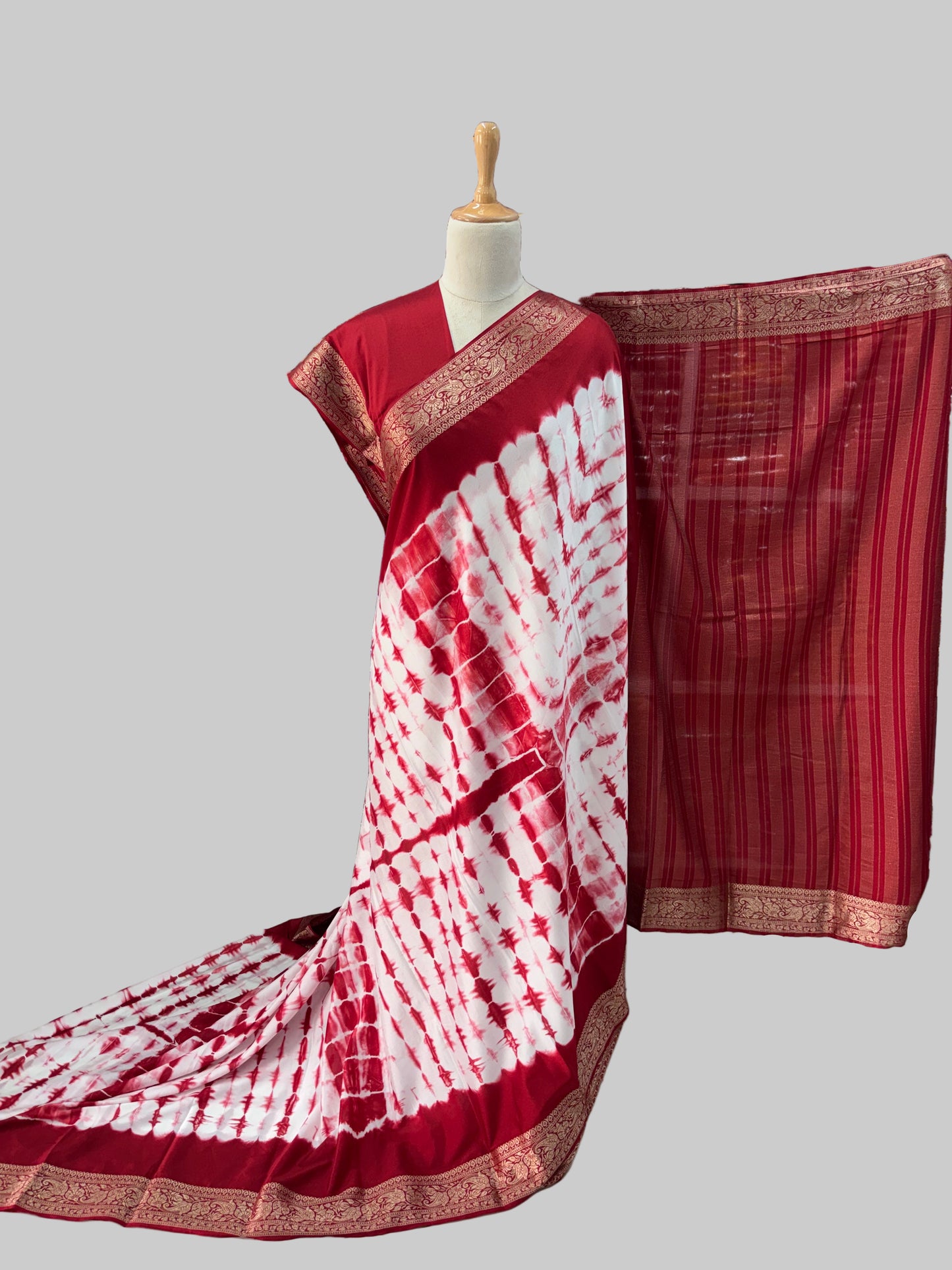 Semi Mysore Crepe (Medium Border, 2D Shibori)