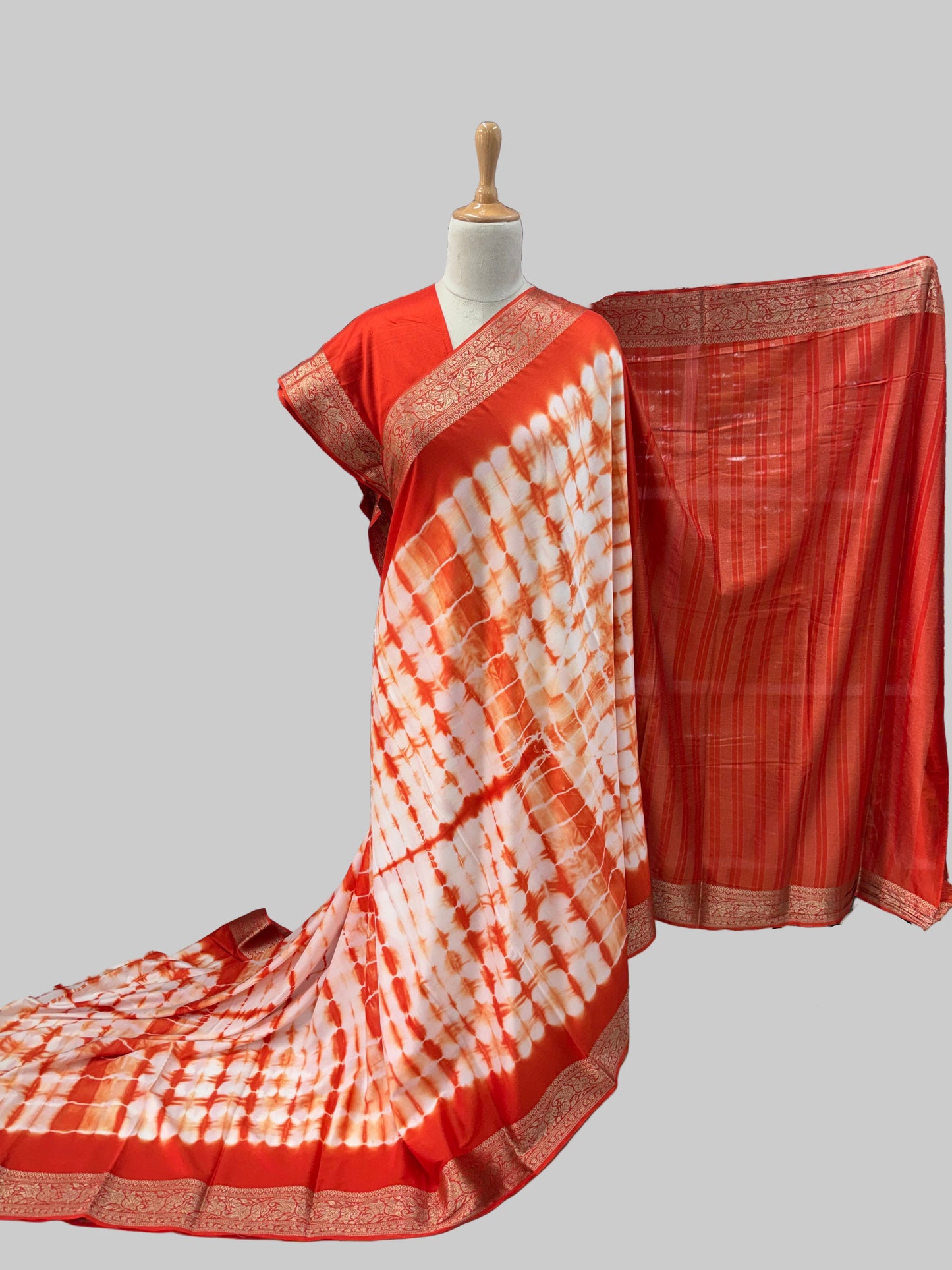 Semi Mysore Crepe (Medium Border, 2D Shibori)