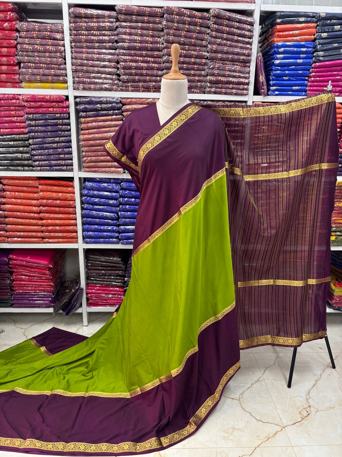 Semi Mysore Crepe (Small Border Big Bentex 2D Pattern)