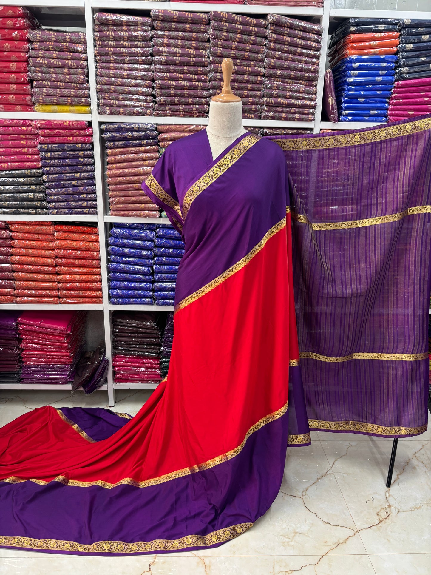 Semi Mysore Crepe (Small Border Big Bentex 2D Pattern)