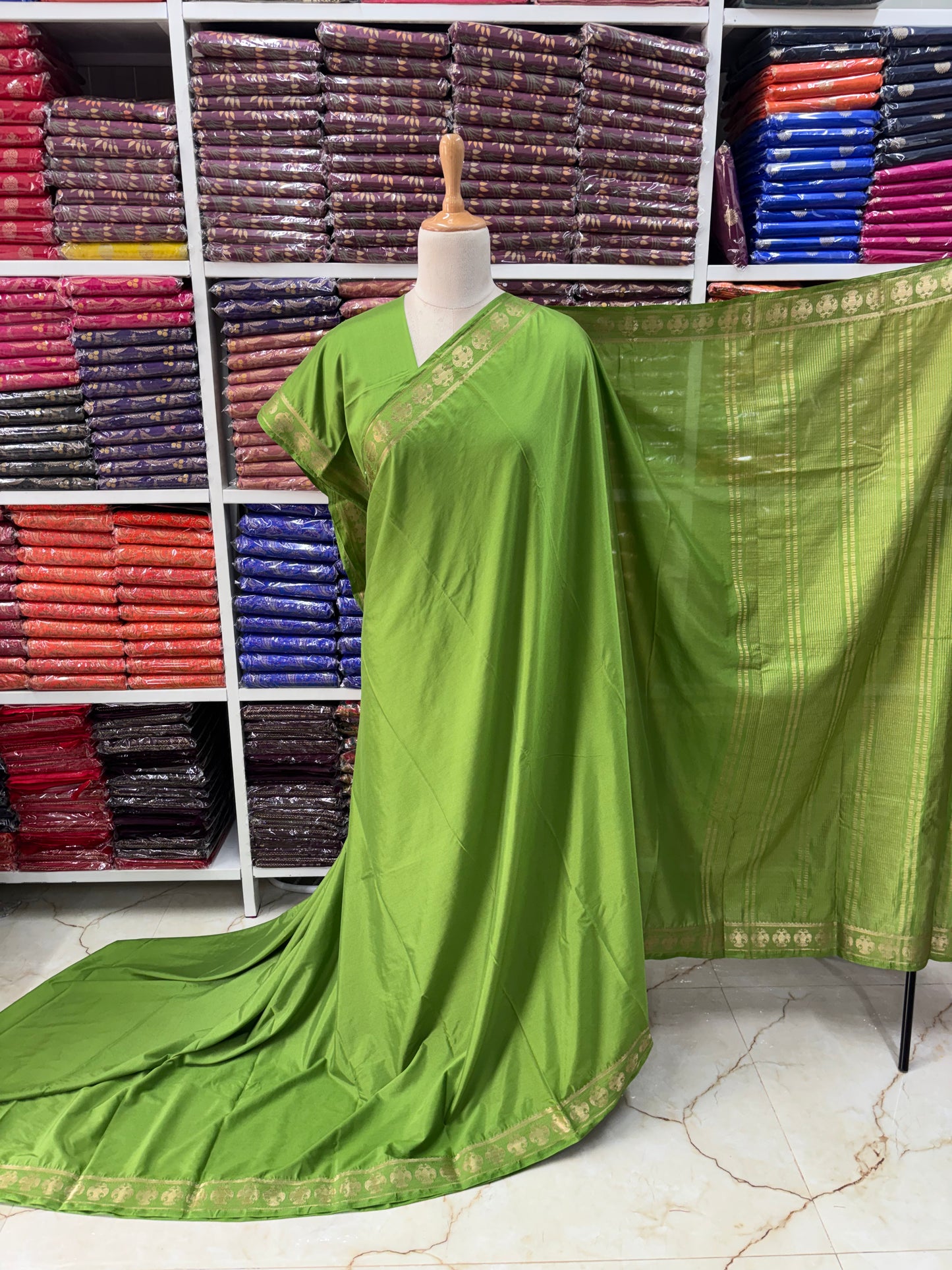 Semi Mysore Crepe (Small, Gandabherunda Border)