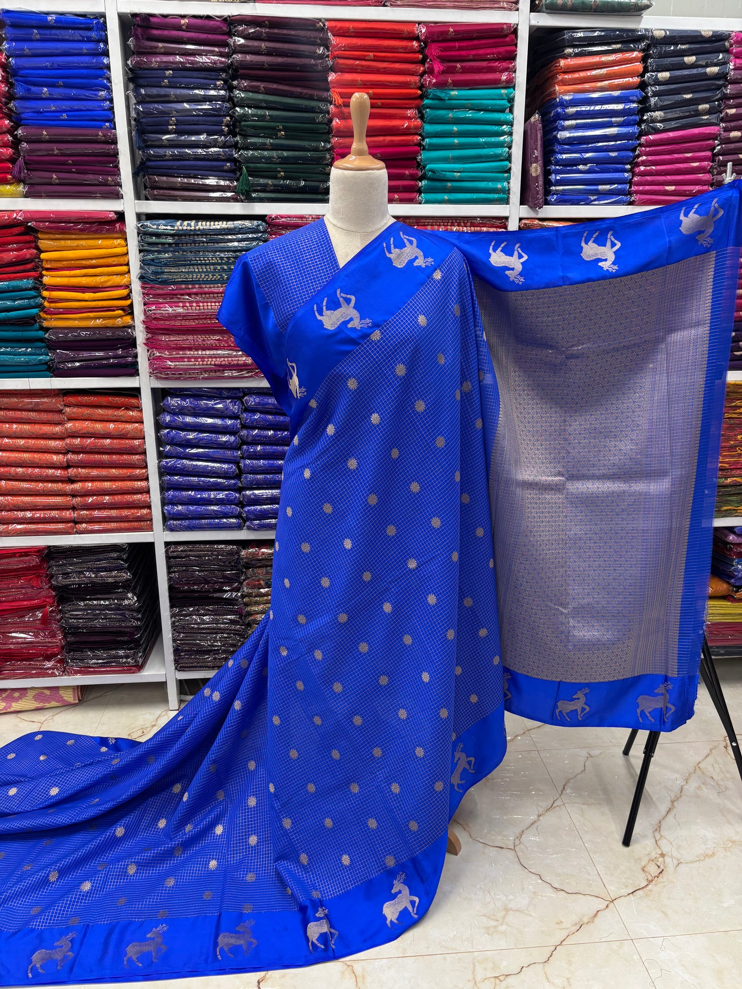 Crepe Satin Border (Deer Border)