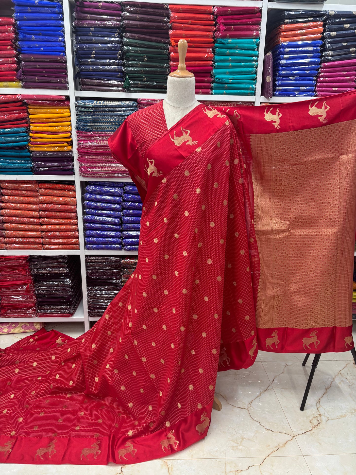 Crepe Satin Border (Deer Border)