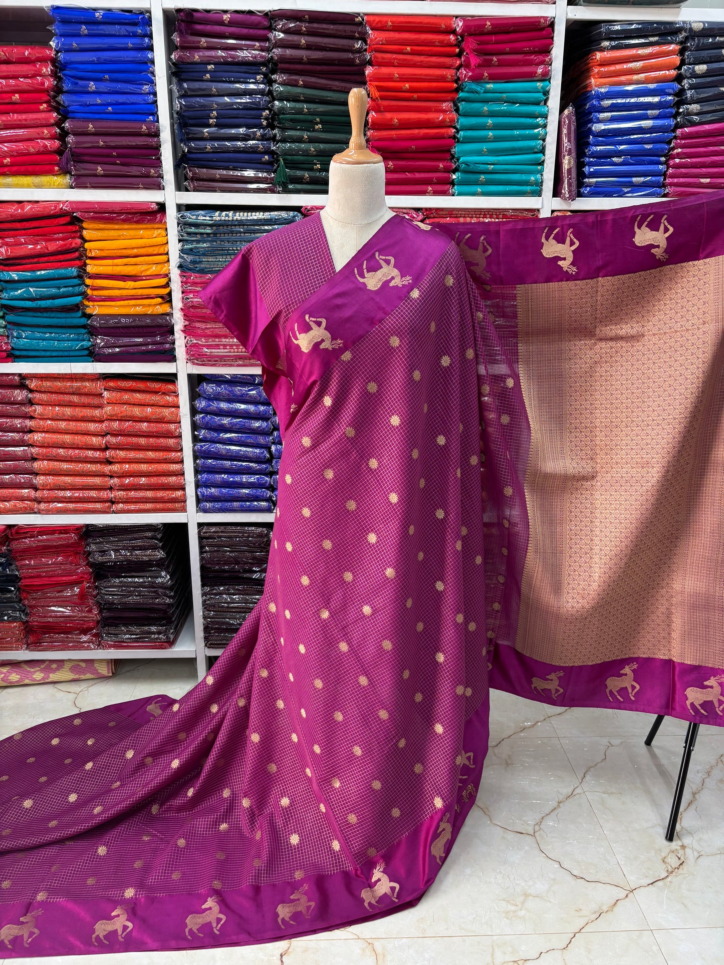 Crepe Satin Border (Deer Border)