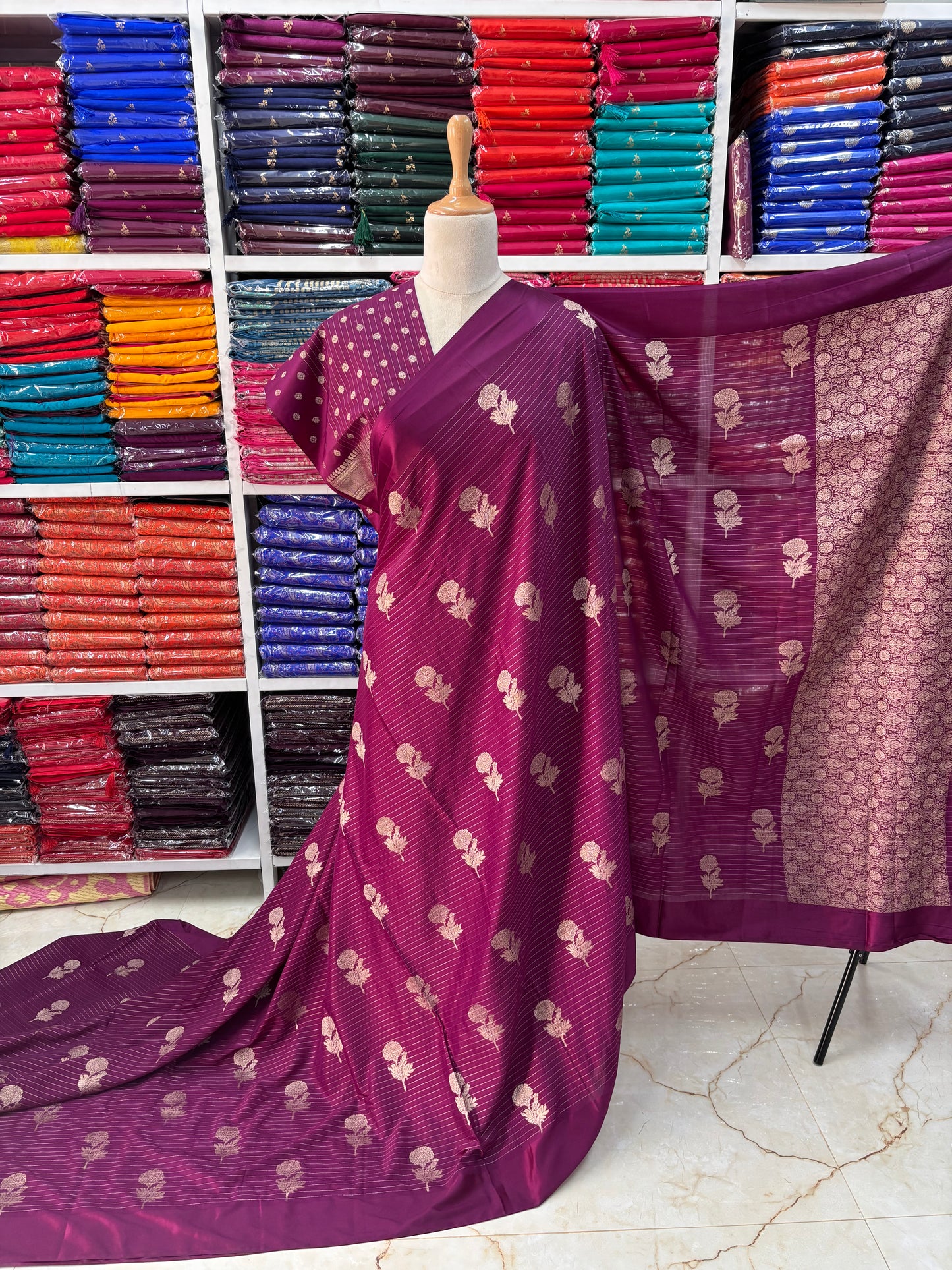 Crepe Satin Border (Borderless)