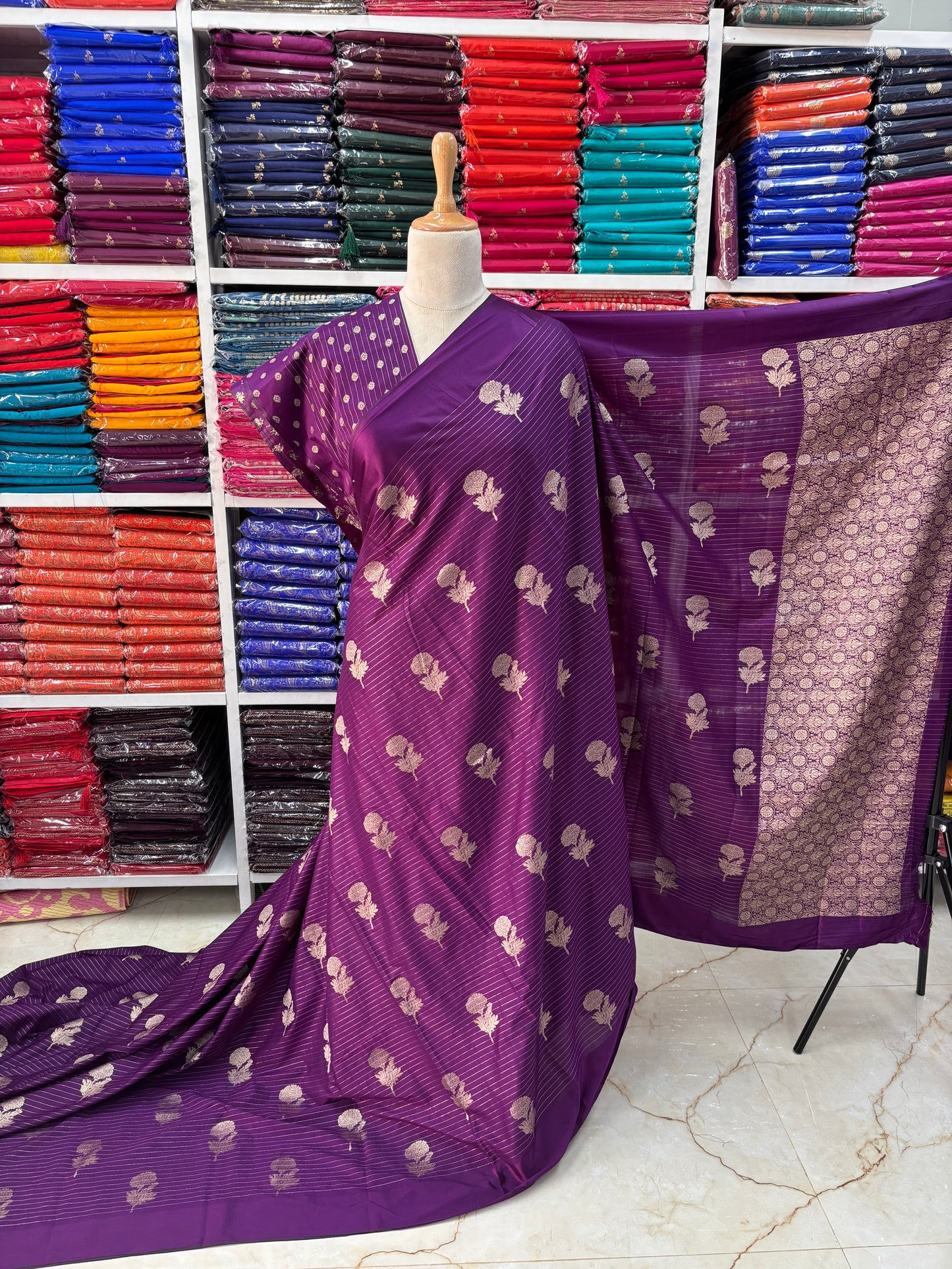 Crepe Satin Border (Borderless)