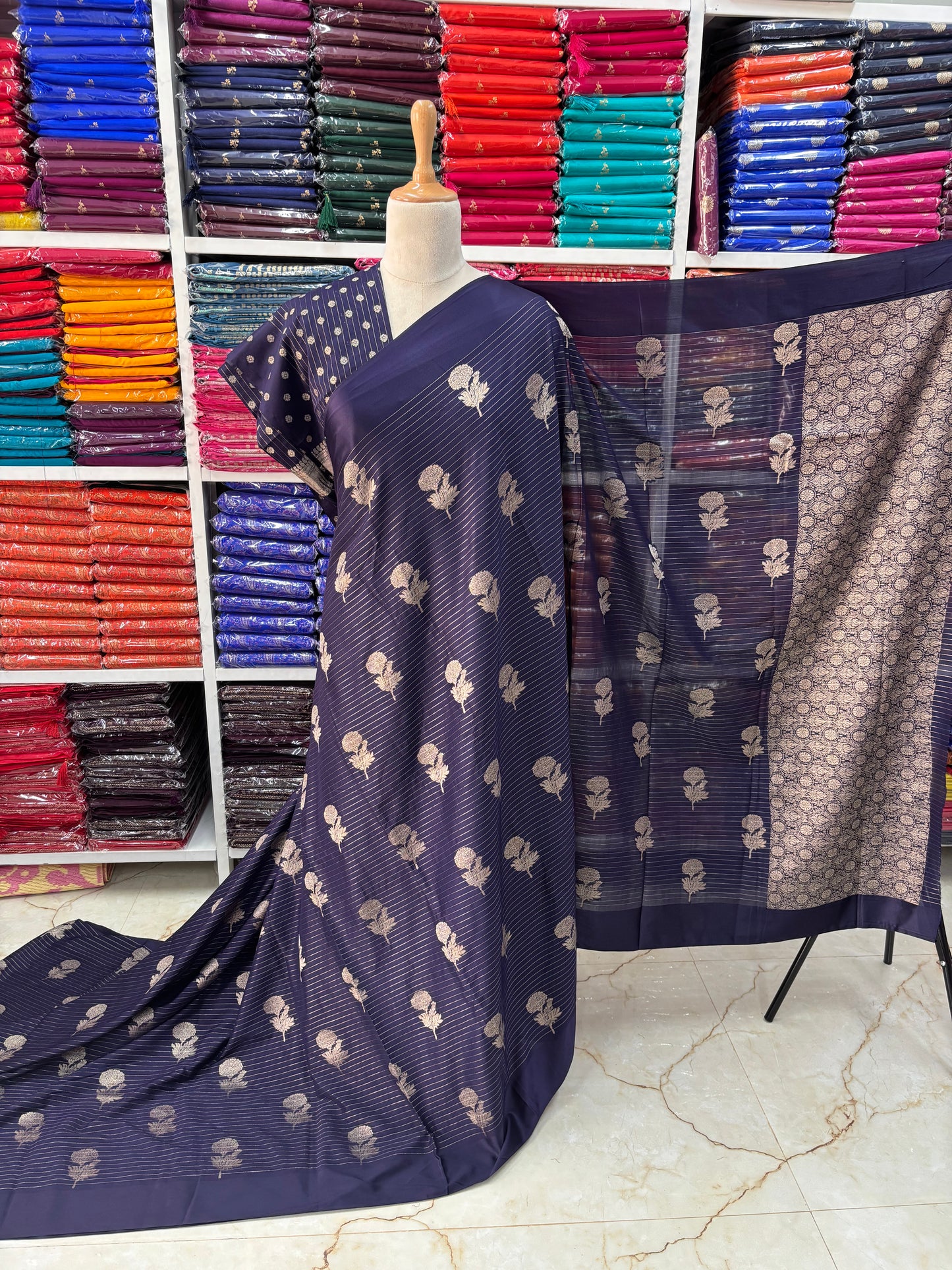 Crepe Satin Border (Borderless)