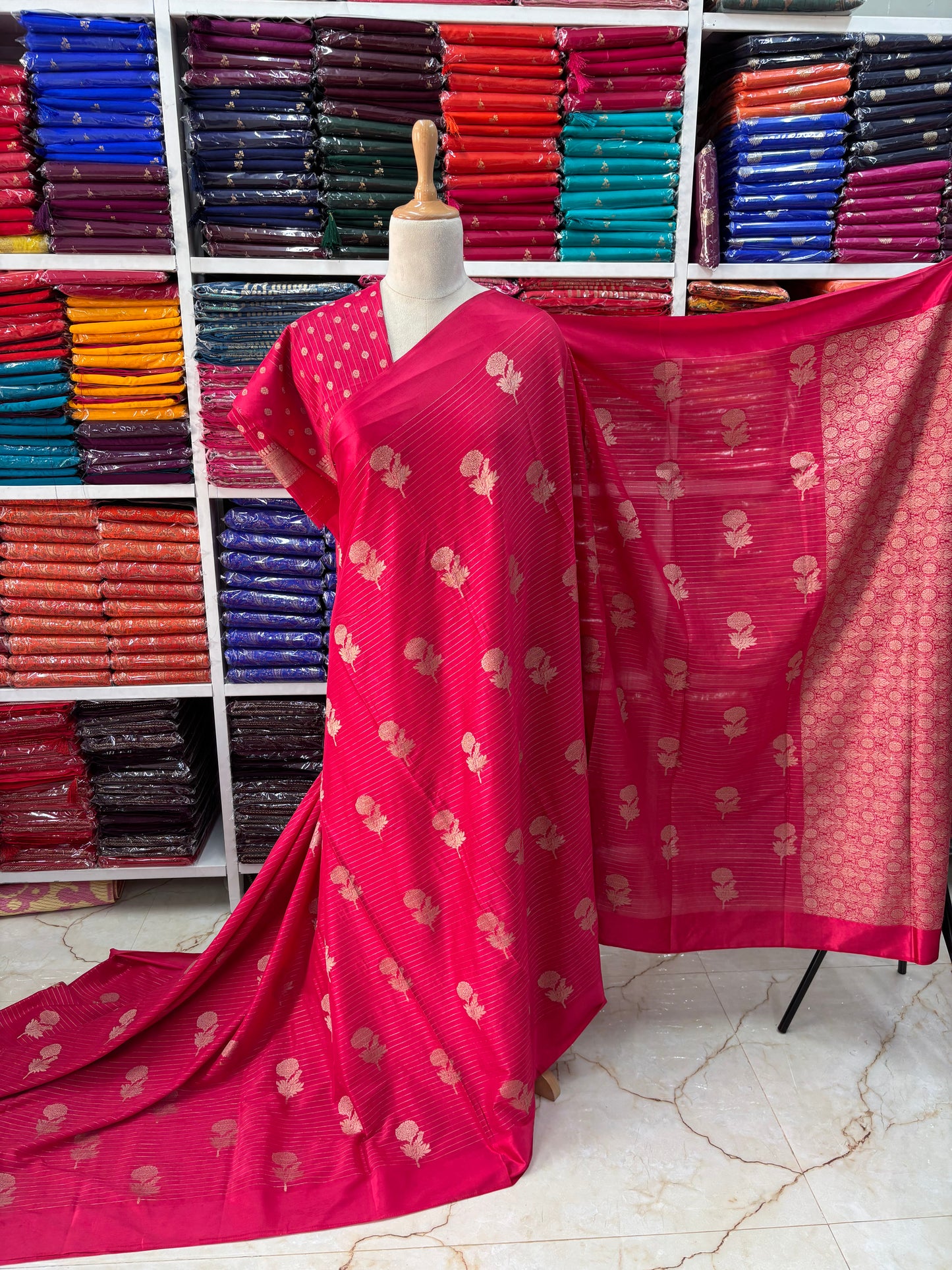 Crepe Satin Border (Borderless)