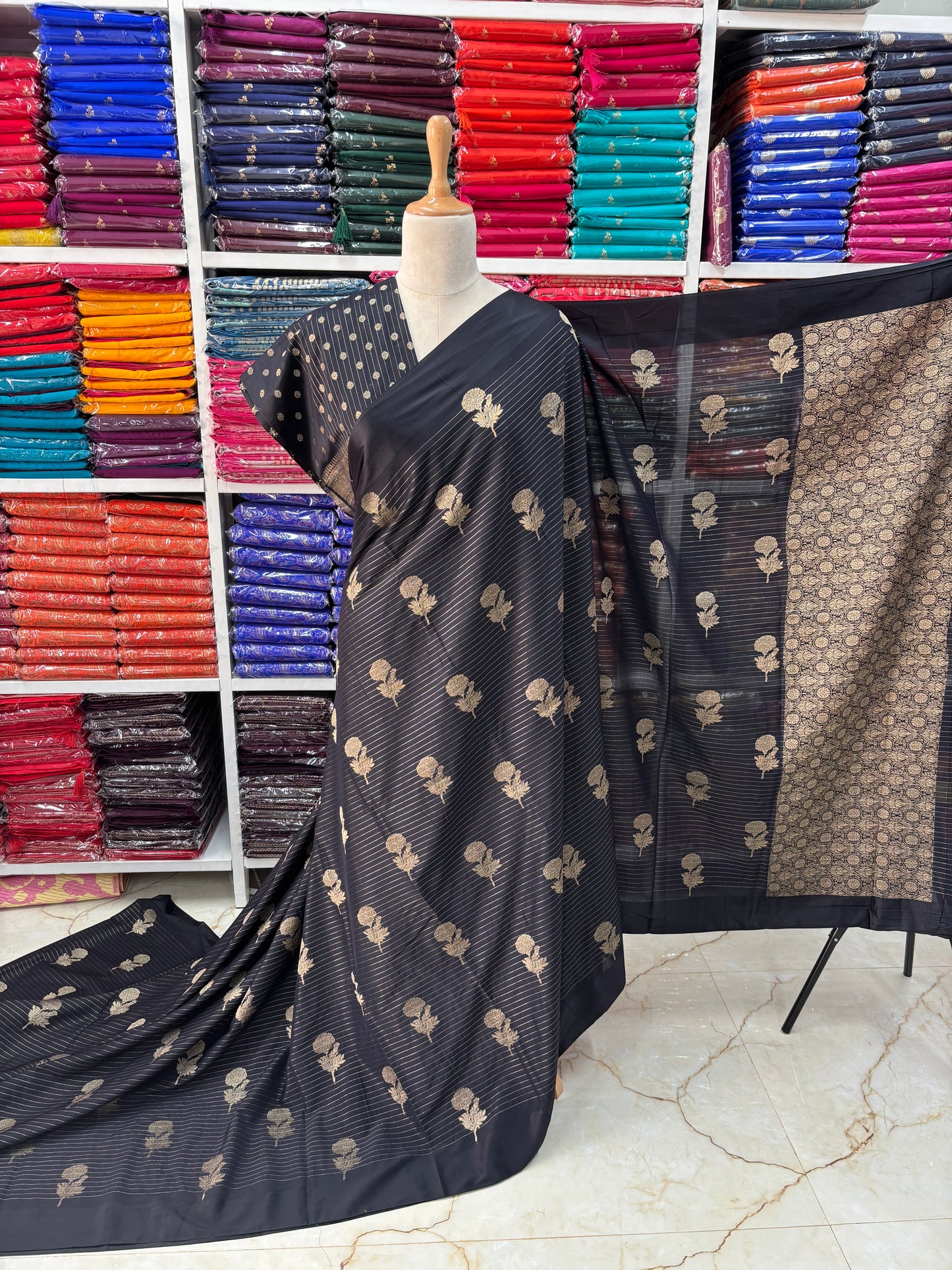 Crepe Satin Border (Borderless)