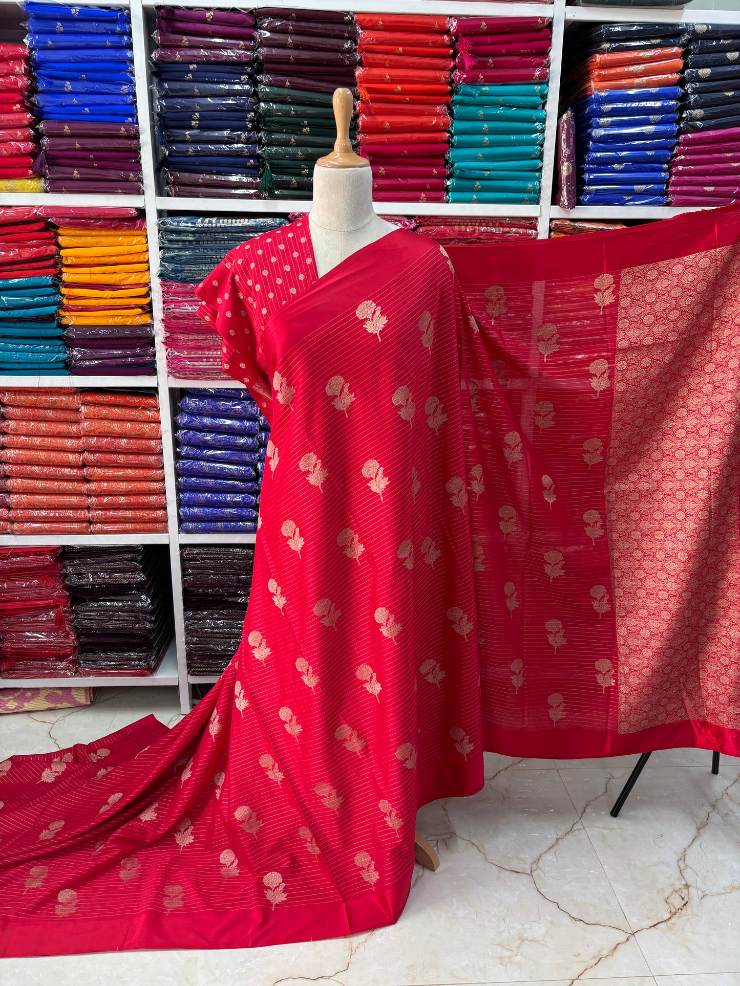 Crepe Satin Border (Borderless)