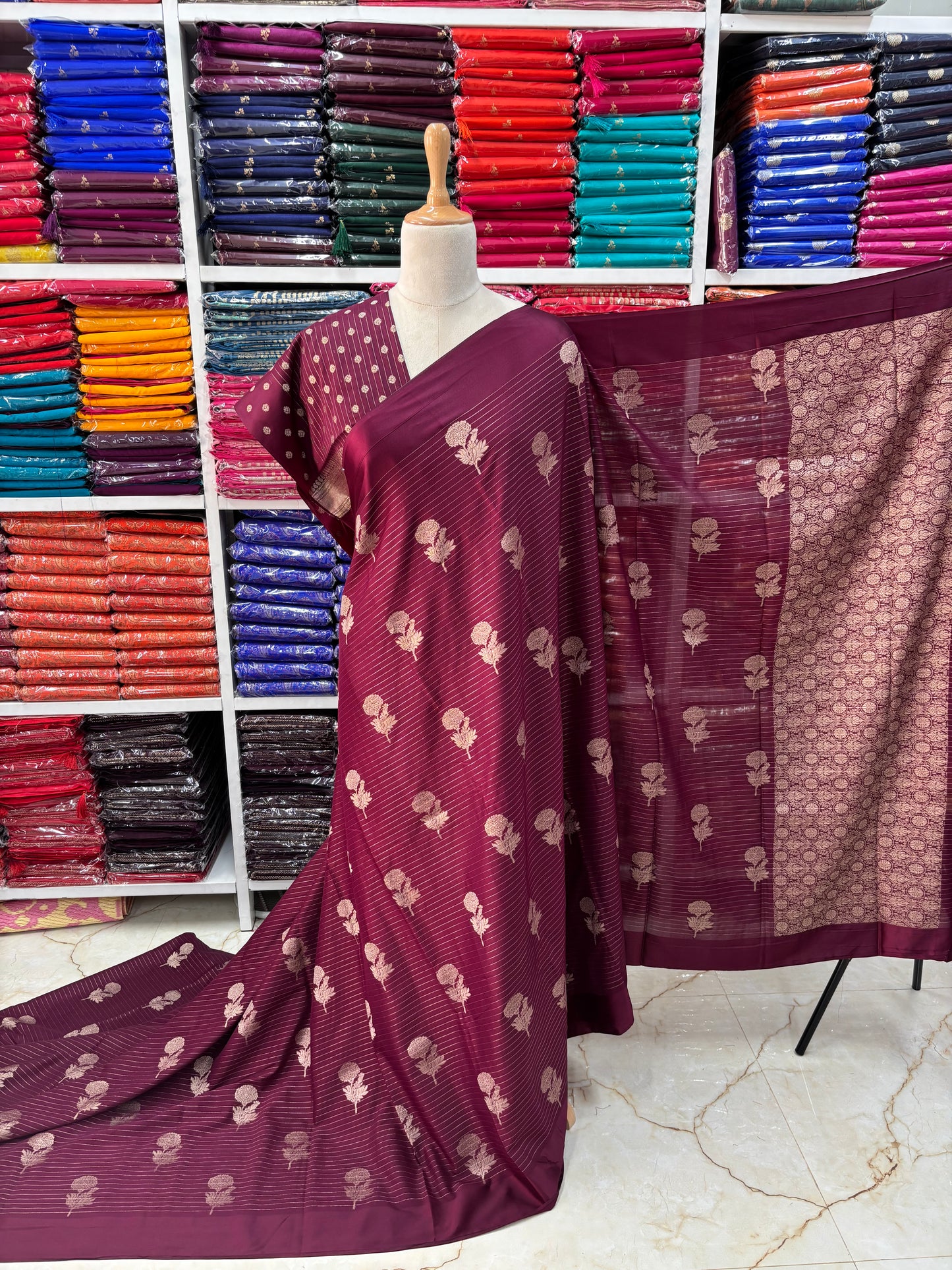 Crepe Satin Border (Borderless)