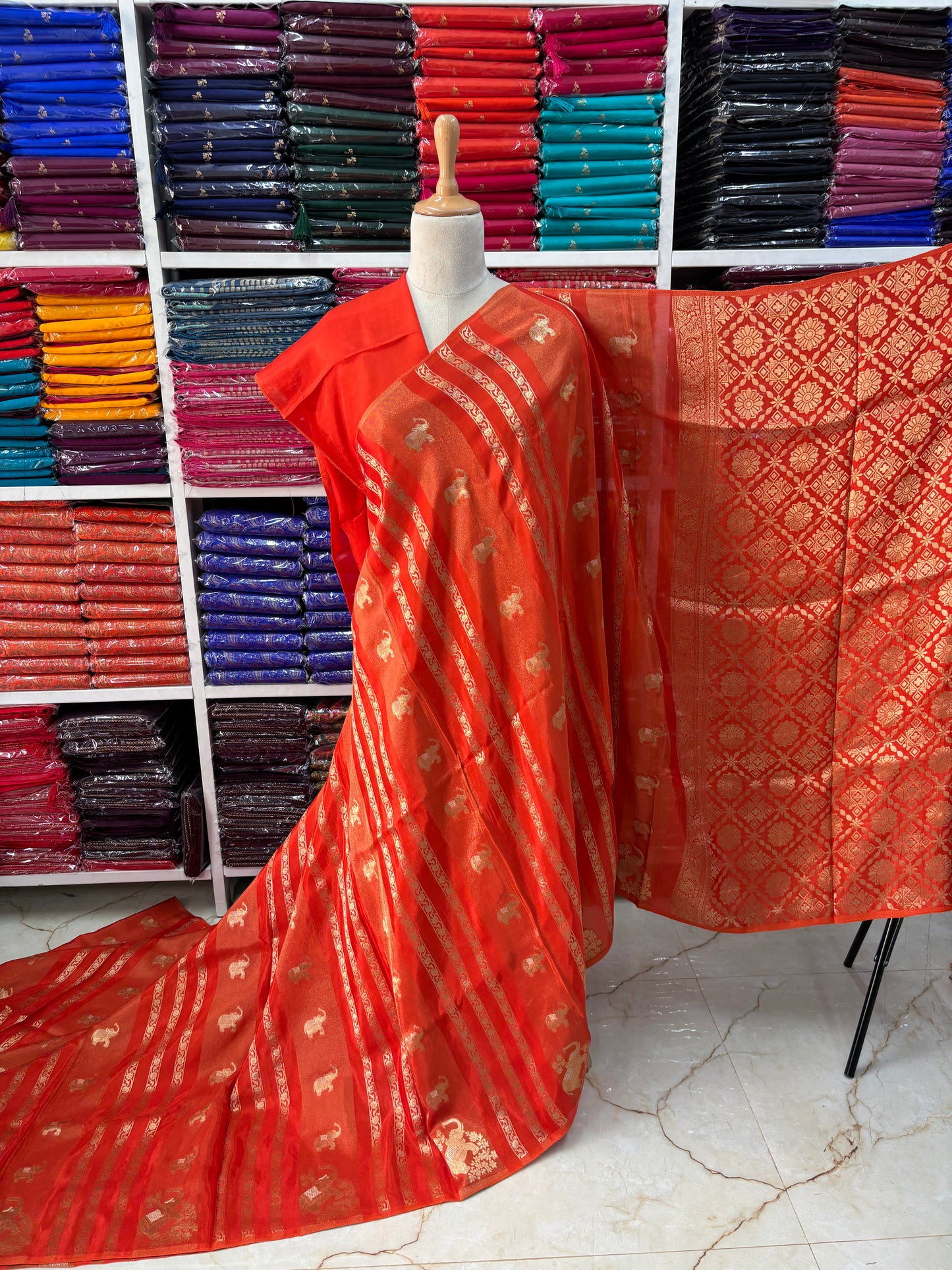 Premium Viscose Saree (Borderless Elephants)