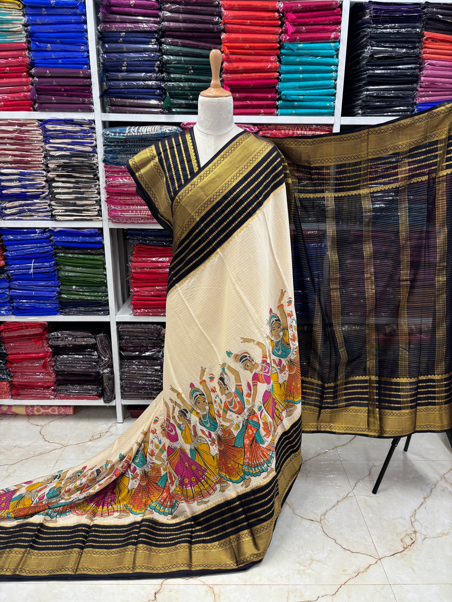 Semi Mysore Crepe (2D, Dancing Doll Kalamkari Print)