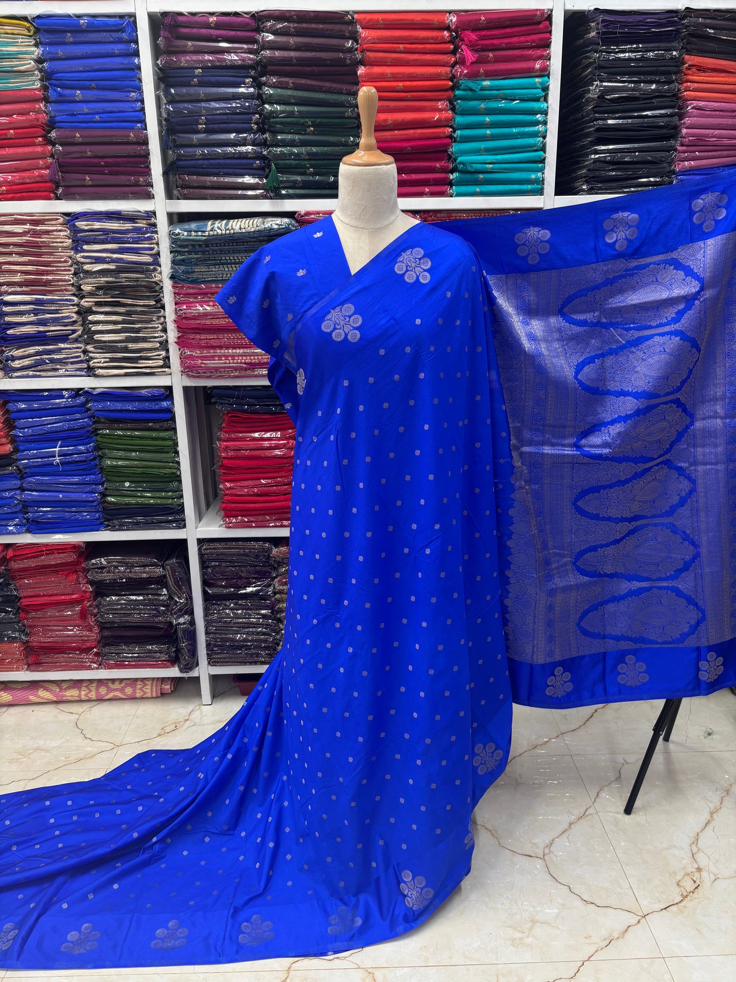 Borderless Georgette (Grand Pallu)