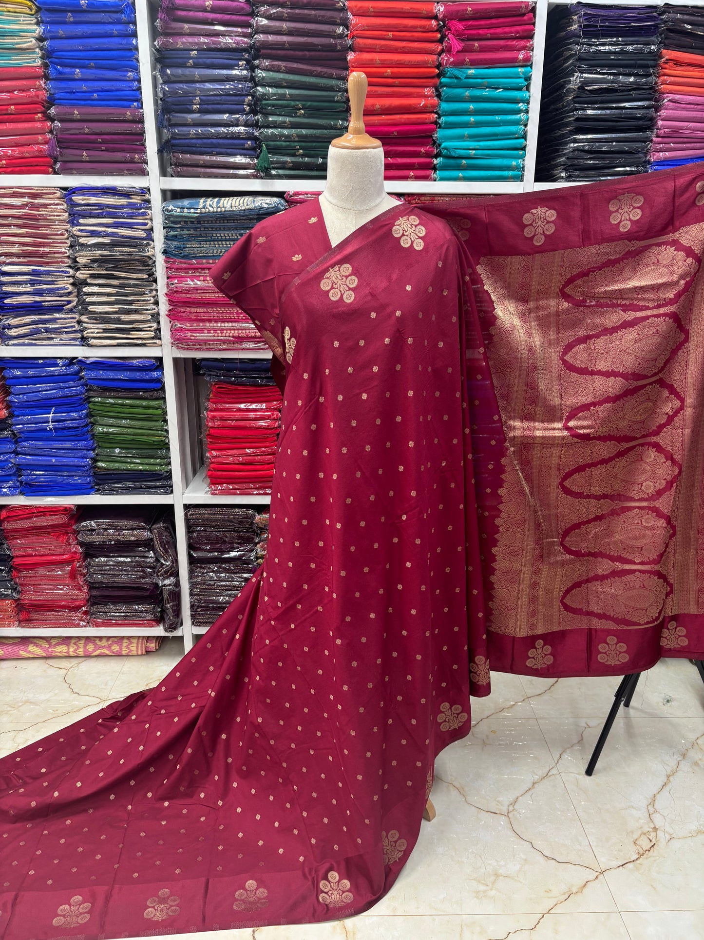 Borderless Georgette (Grand Pallu)