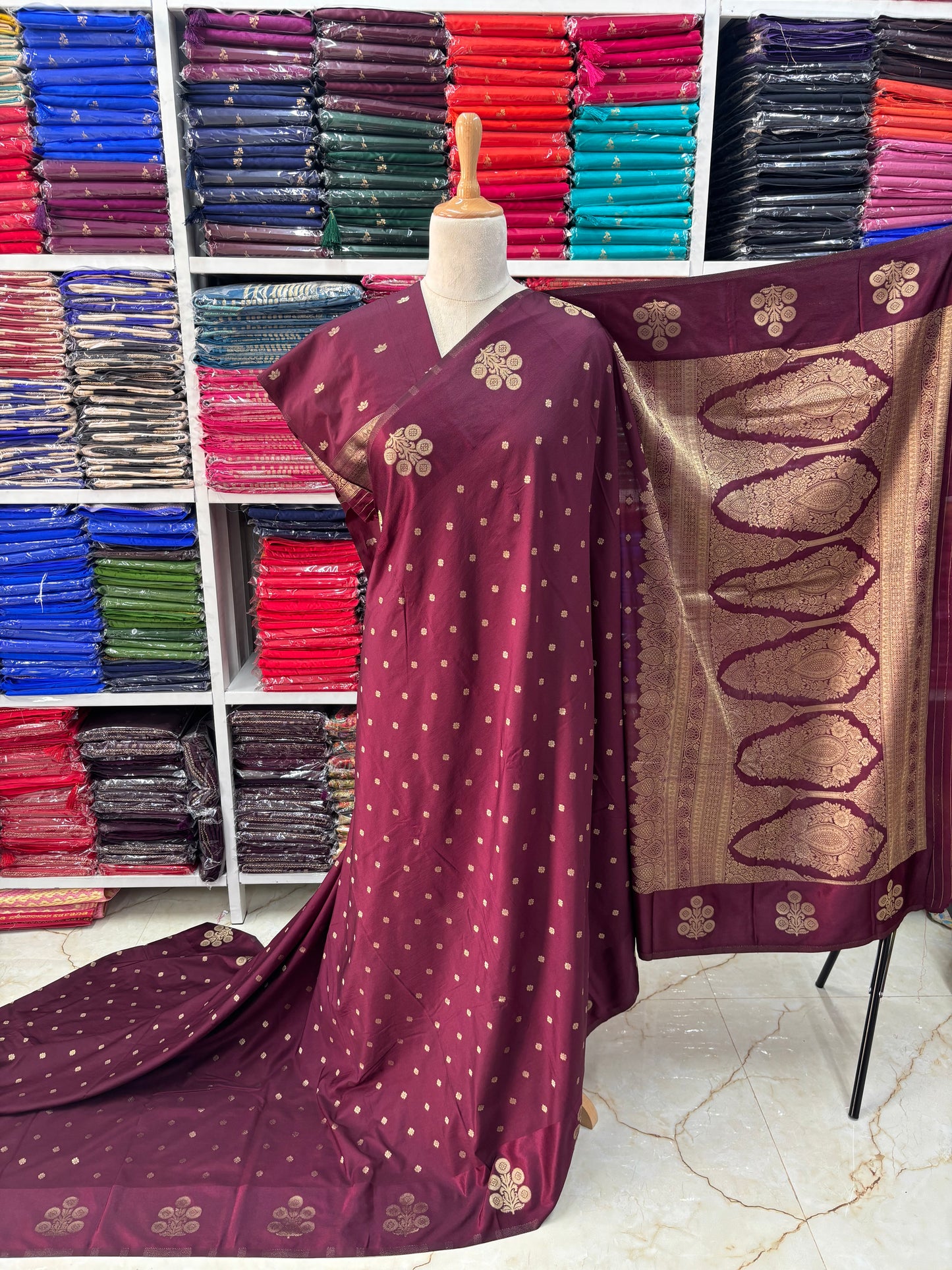 Borderless Georgette (Grand Pallu)