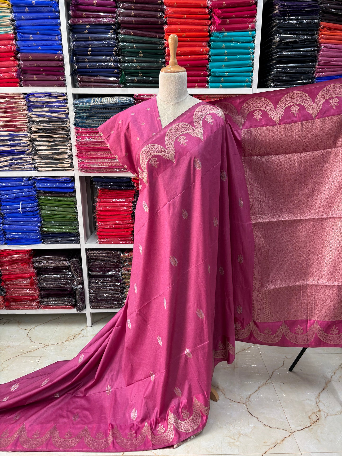 Dola Saree (Satin and Scallop Zari Border)